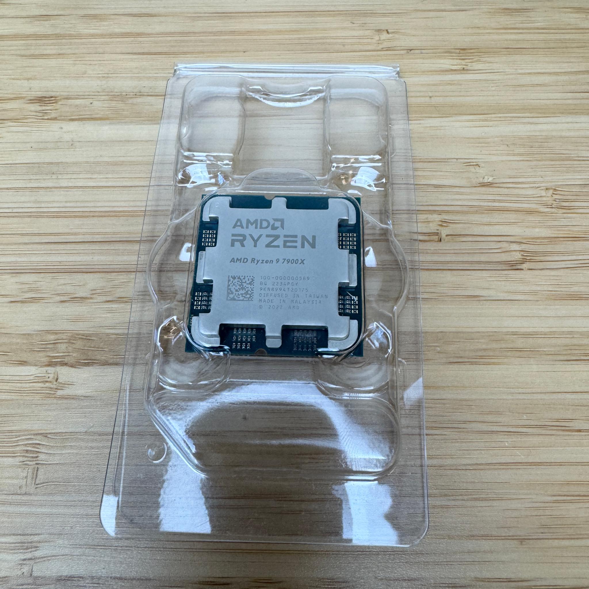 AMD Ryzen 9 7900X Processor (5.6 GHz, 12 Cores / 24 Threads, Socket AM5) CPU