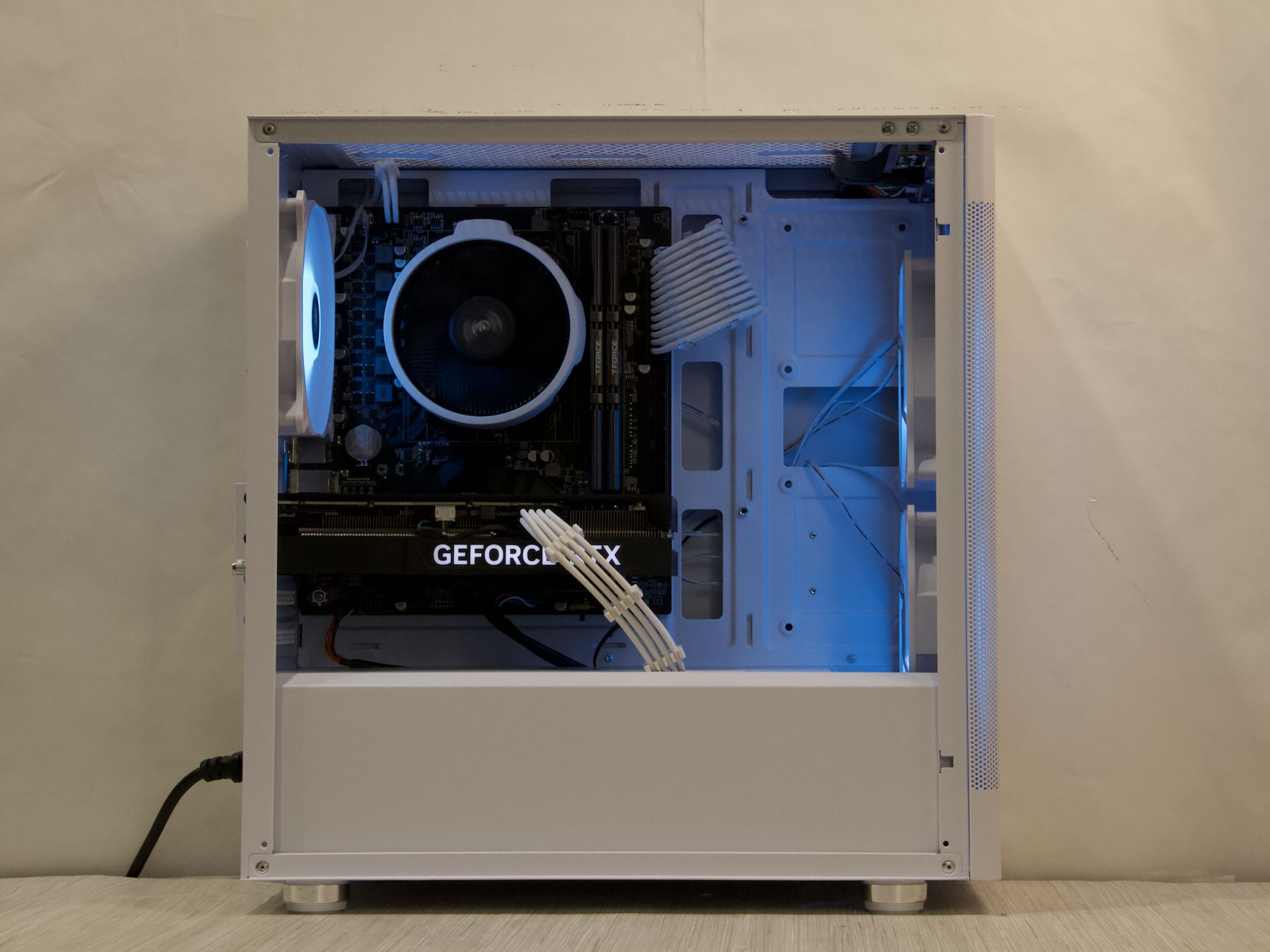RTX 4060 Ti, Ryzen 5 3600, 16GB DDR4, 1TB NVMe SSD, WiFi - Gaming PC
