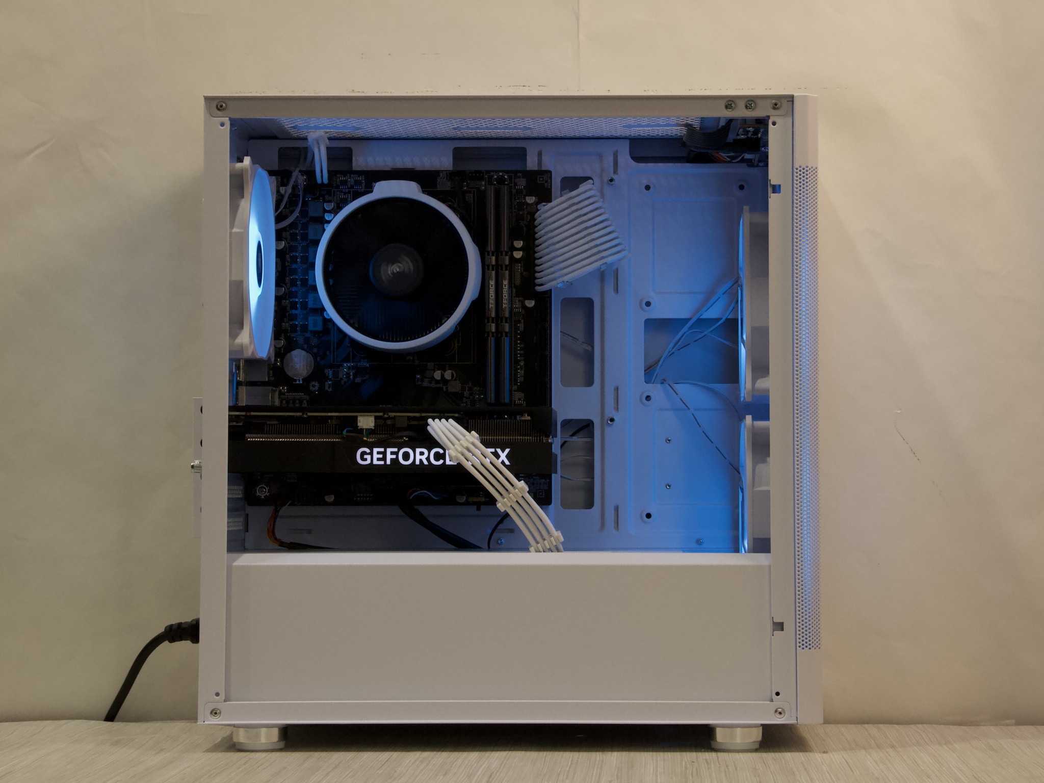 RTX 4060 Ti, Ryzen 5 3600, 16GB DDR4, 1TB NVMe SSD, WiFi - Gaming PC