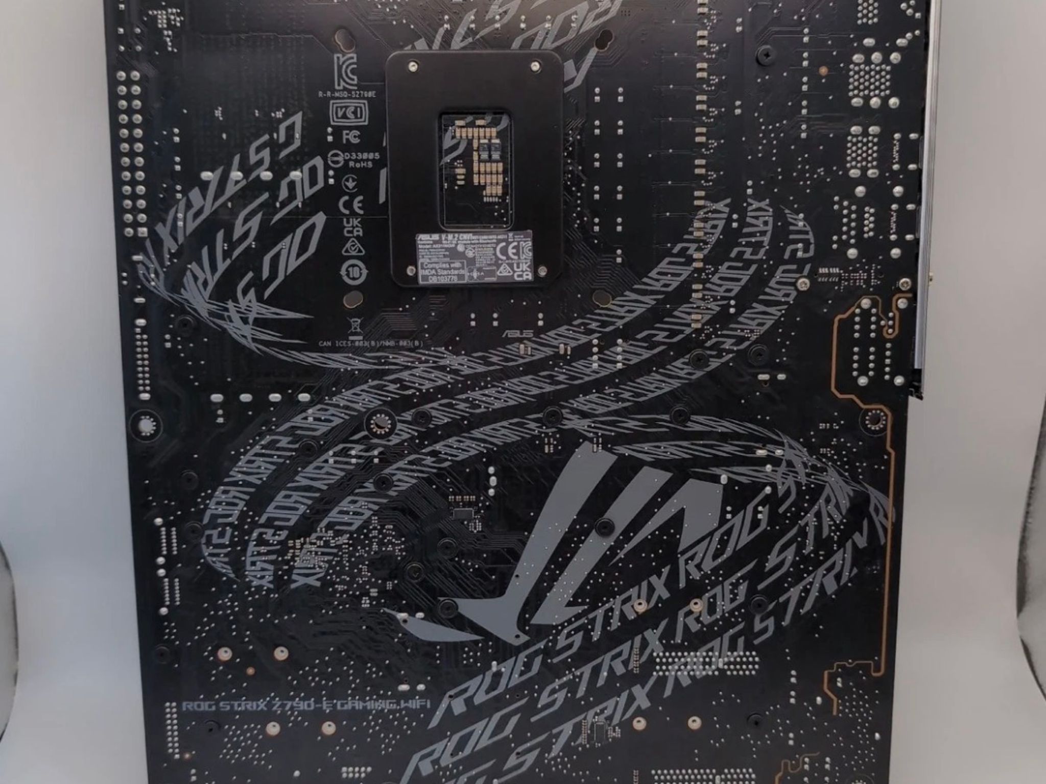 ASUS ROG Strix Z790-E Gaming WiFi DDR5 Motherboard **READ