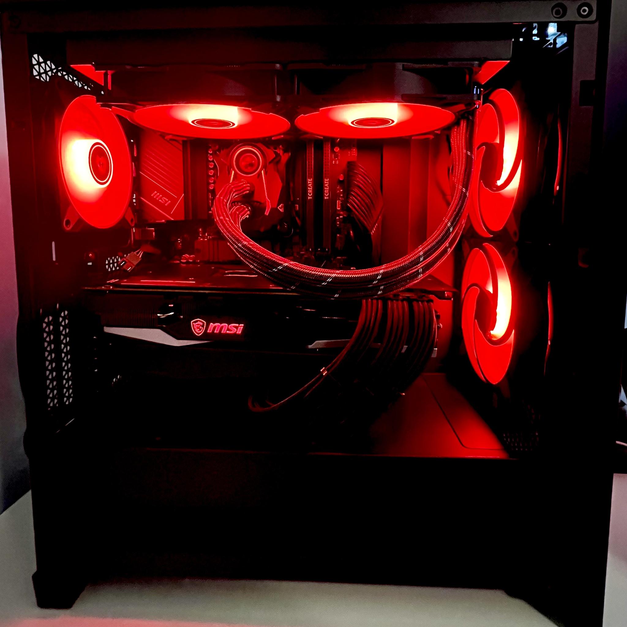 RX 7900 XTX w/ Ryzen 7 7700X - 4K Gaming PC with RGB Fans