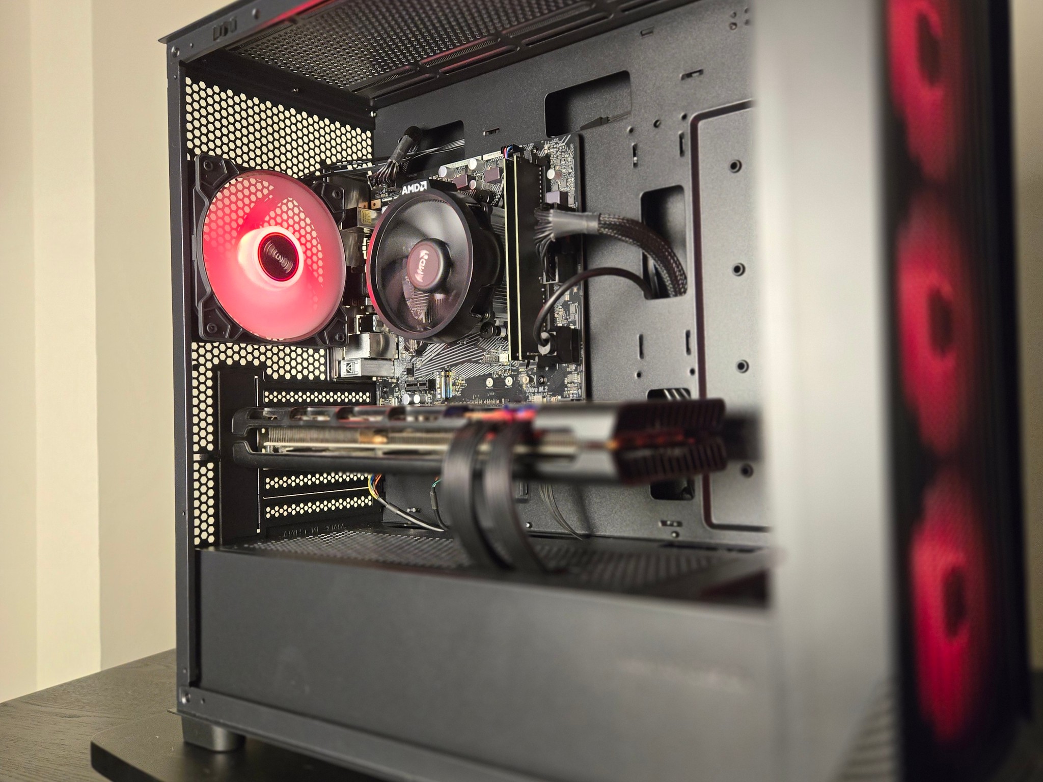 RX 5700 XT | Ryzen 5 5500 | 16gb DDR4 | 512gb Storage👏🏽