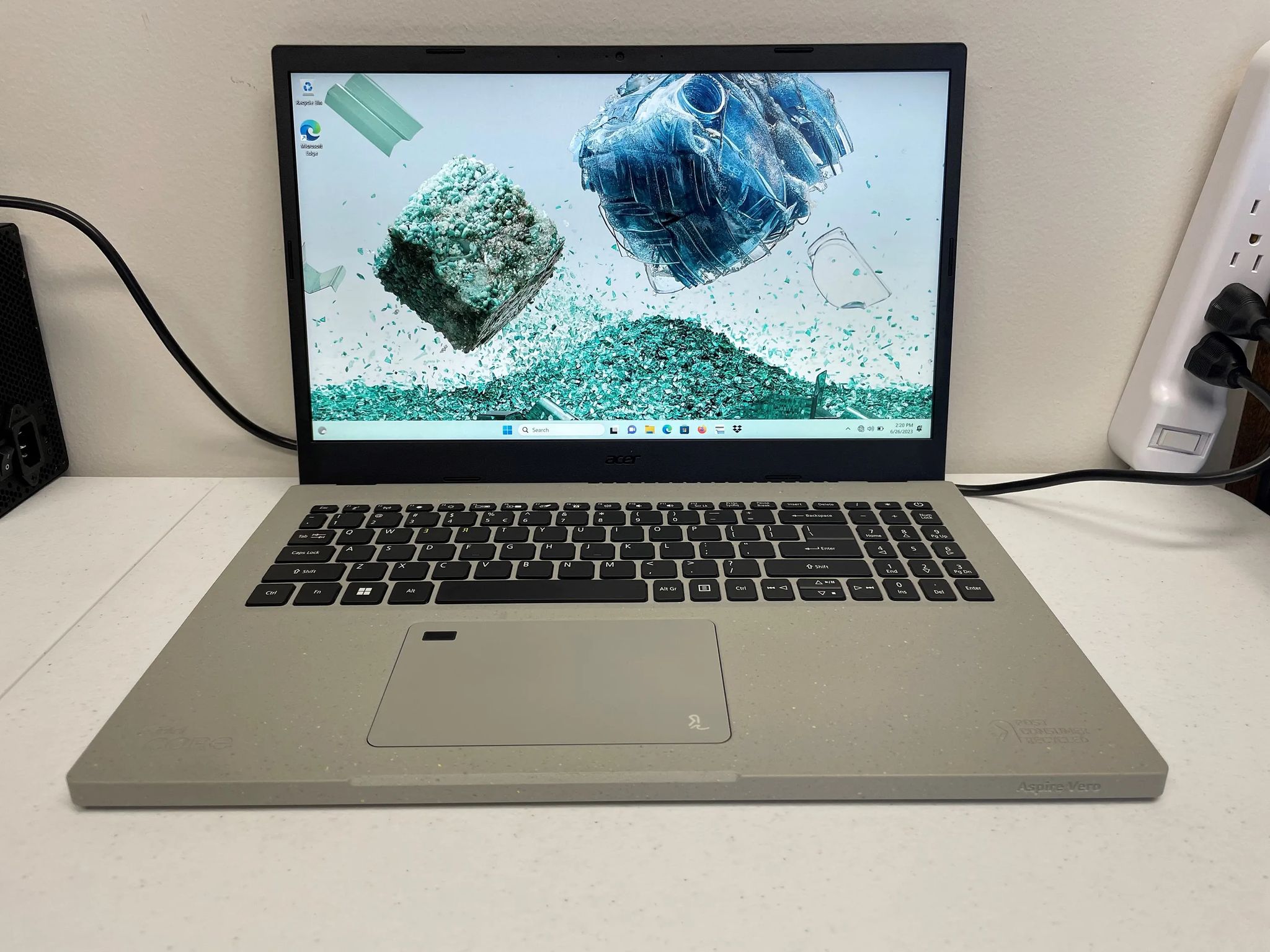 Acer Aspire Vero + Dell Thunderbolt Dock