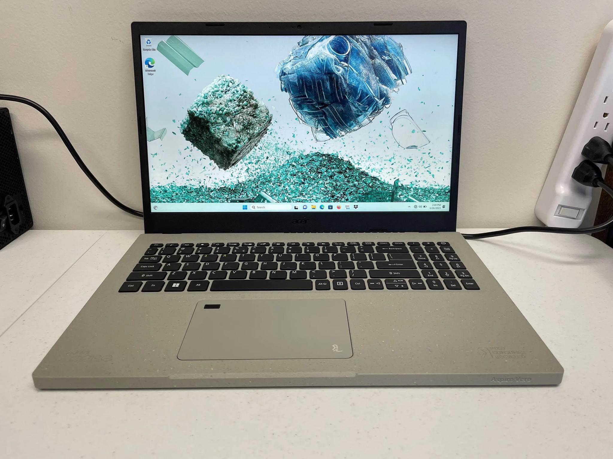 Acer Aspire Vero + Dell Thunderbolt Dock