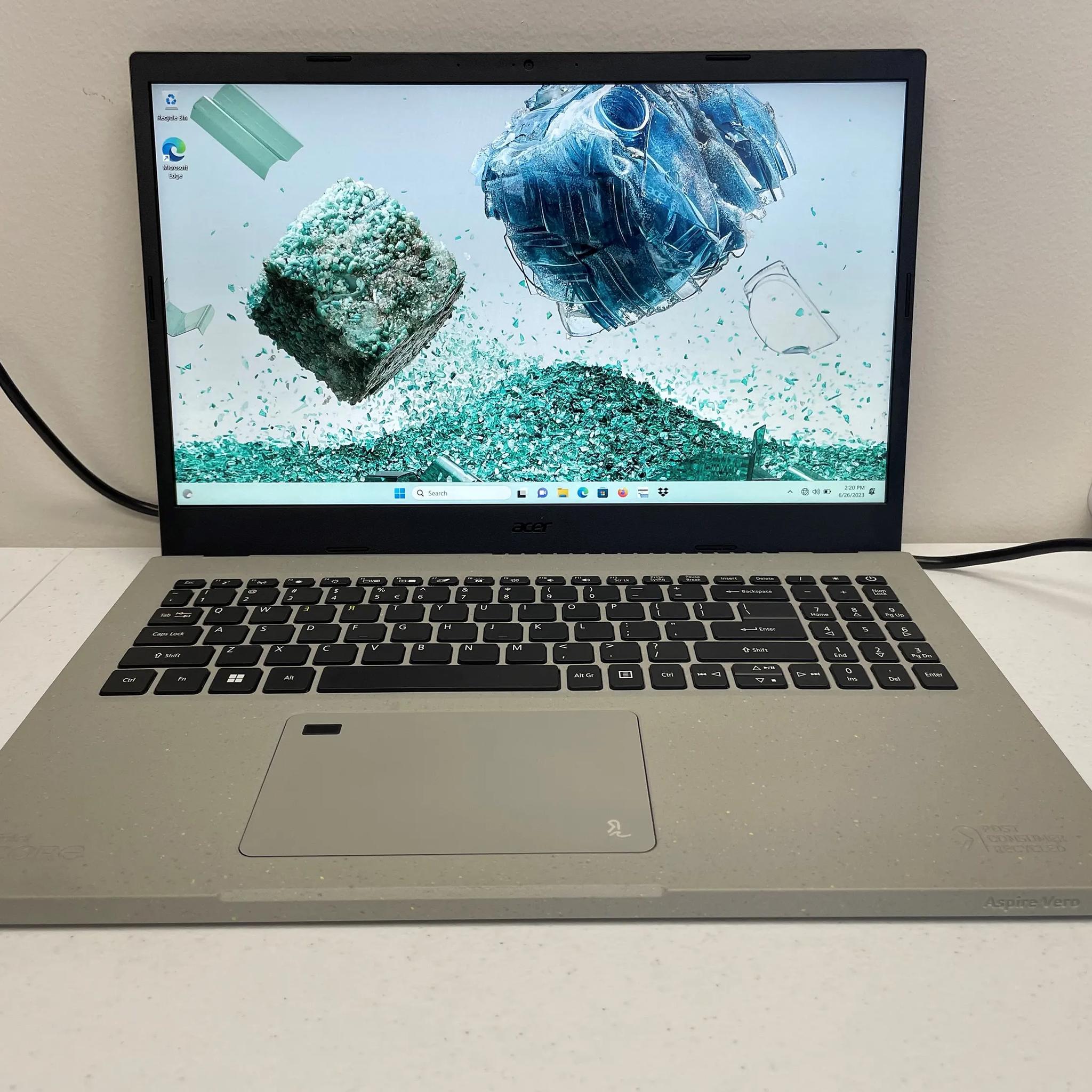Acer Aspire Vero + Dell Thunderbolt Dock