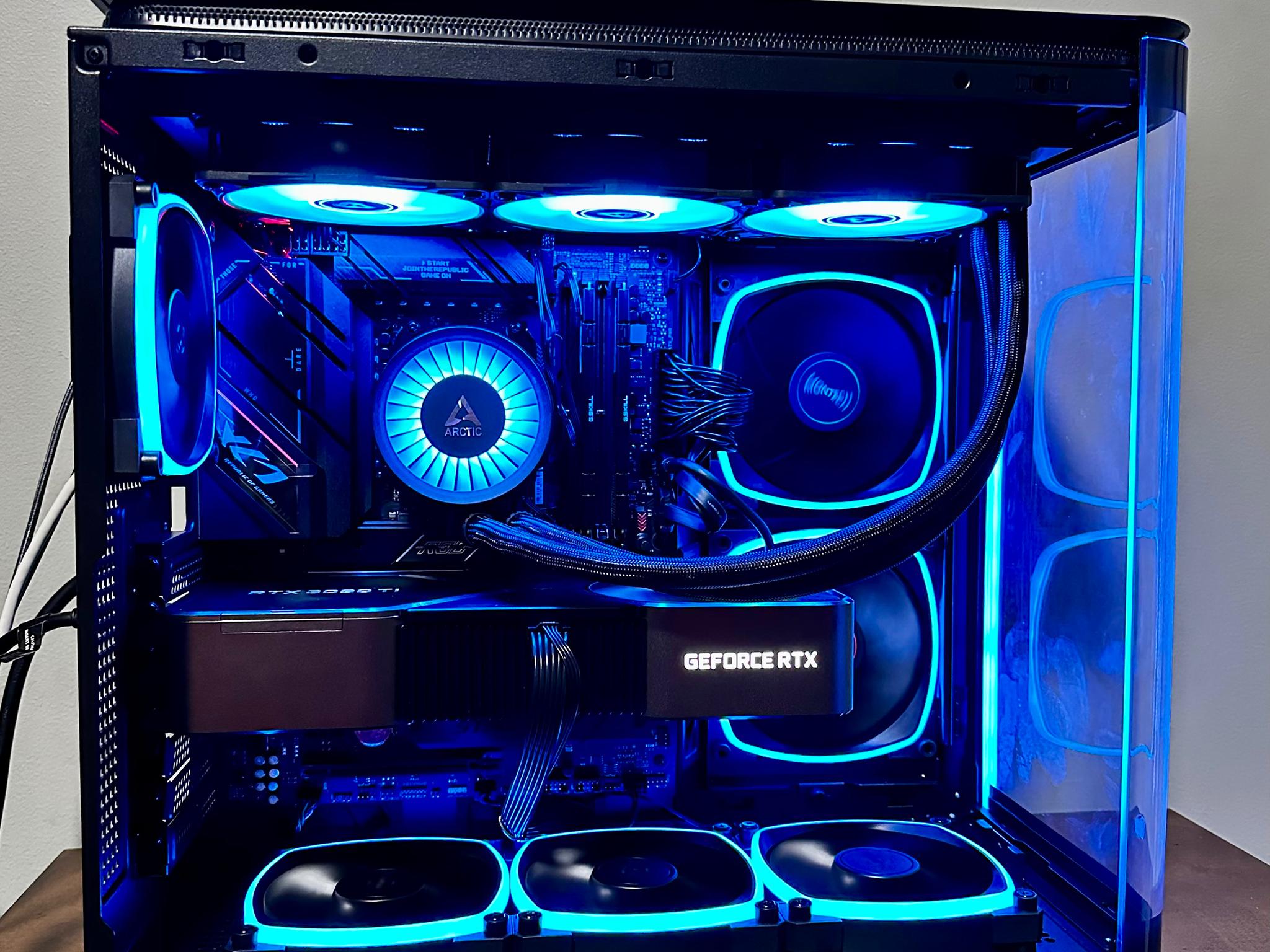 Ryzen 9 7900x 3090TI Founders Edition ARGB...REVERSE BLADE FANS
