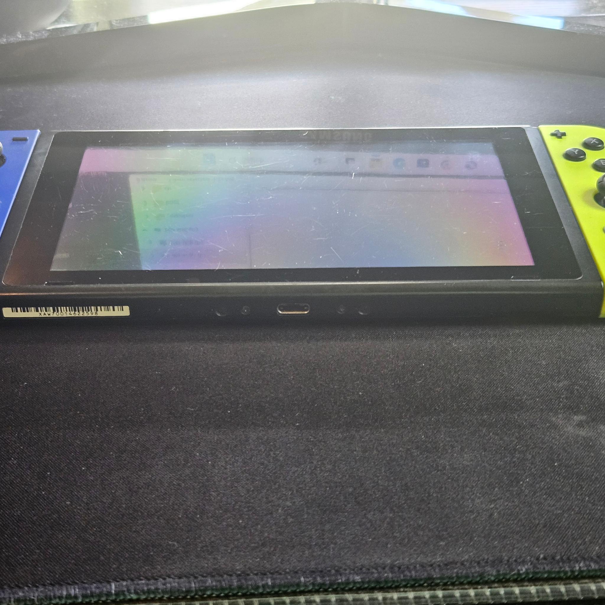 Modded Switch with 128GB SD Card and Extra Controller Picofly