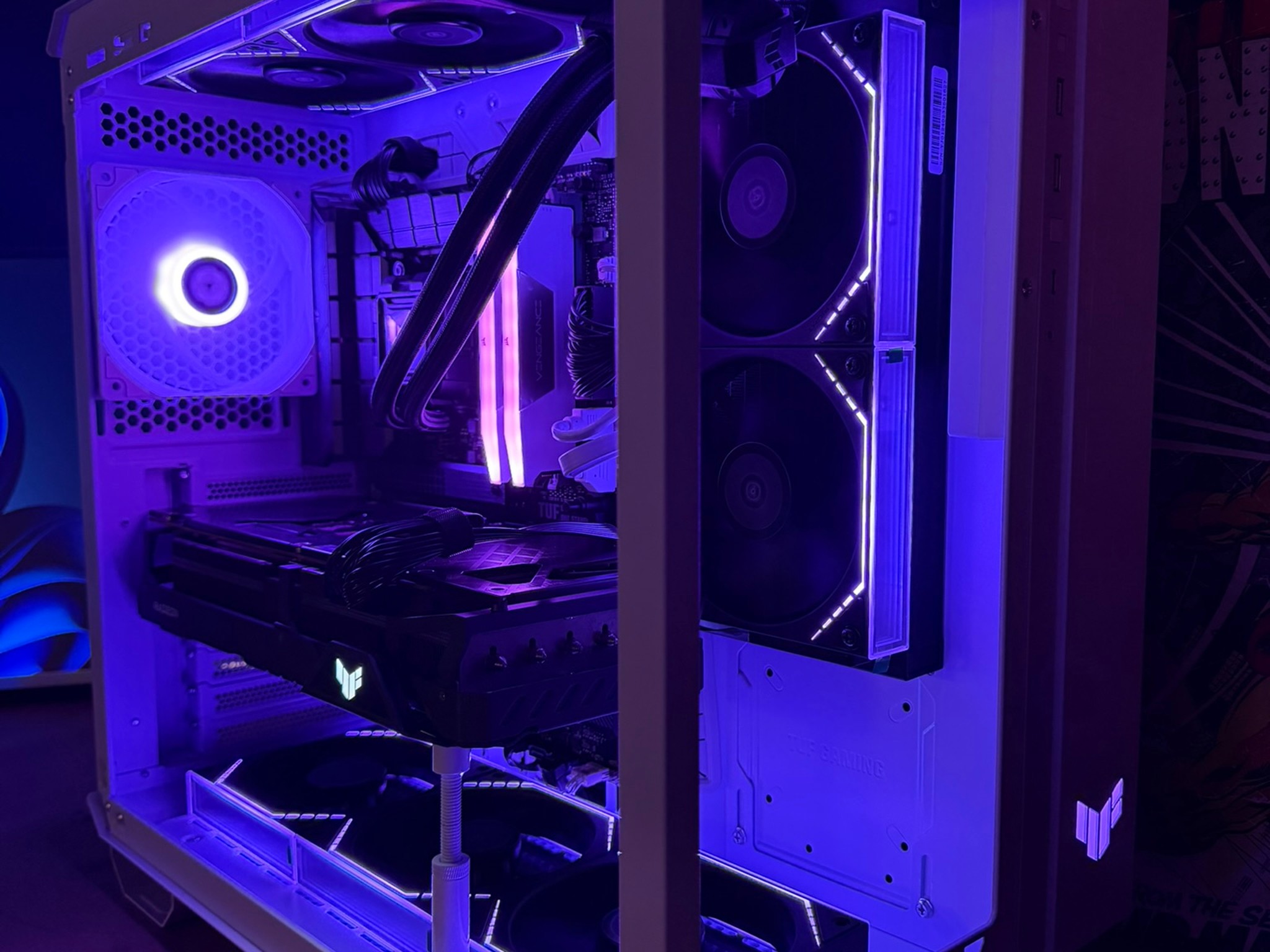 "ARCTIC TUF" 1440P BEAST | RX 6700XT 12GB - Intel i5 13400F | 32GB DDR5 | 2TB Storage | WIFI