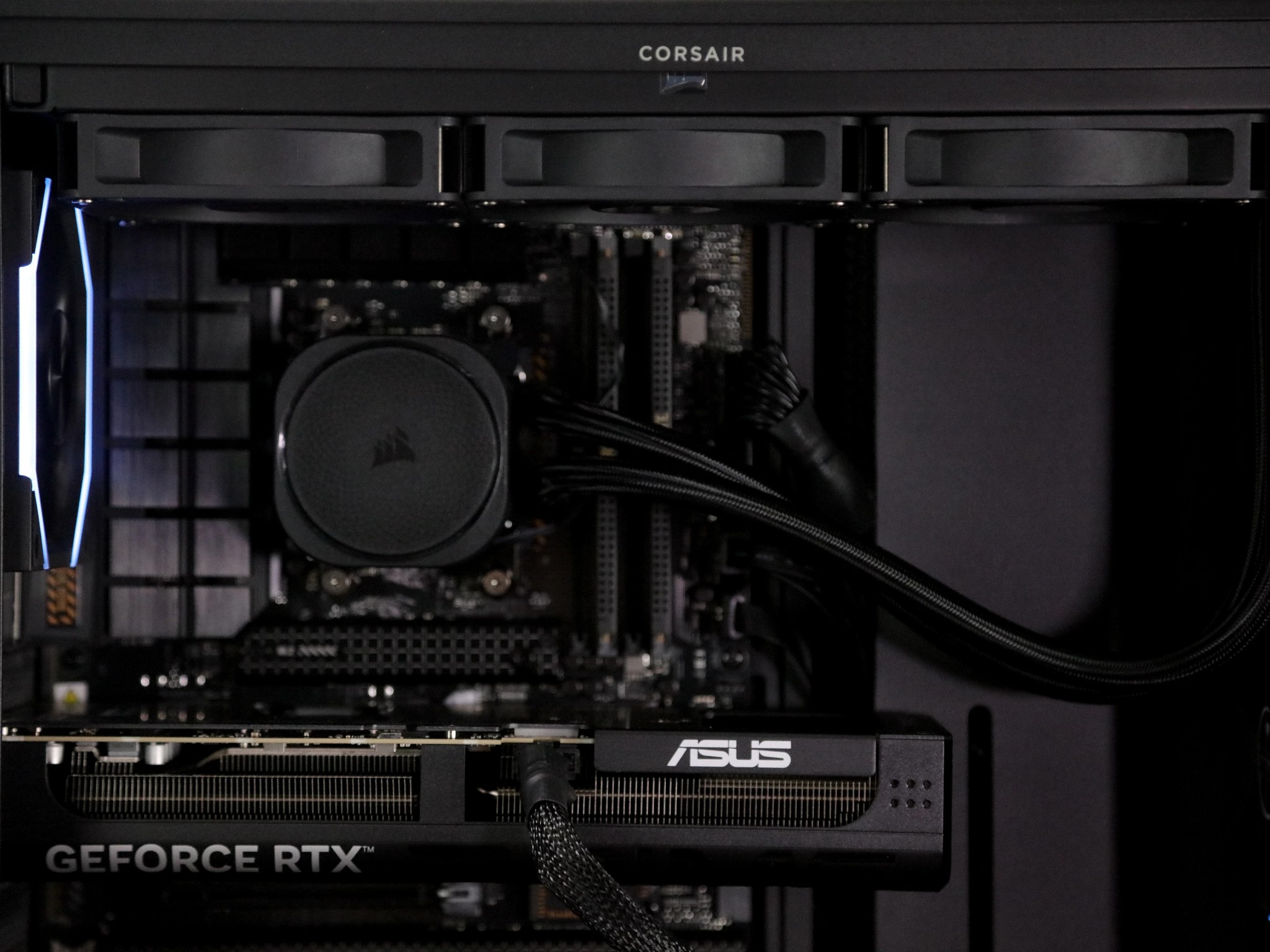 🕶️🌑 Darkmode v2 | Gaming and Streaming PC, RTX 5070, Ryzen 7 7700X, 32GB DDR5, 2TB SSD, Wifi