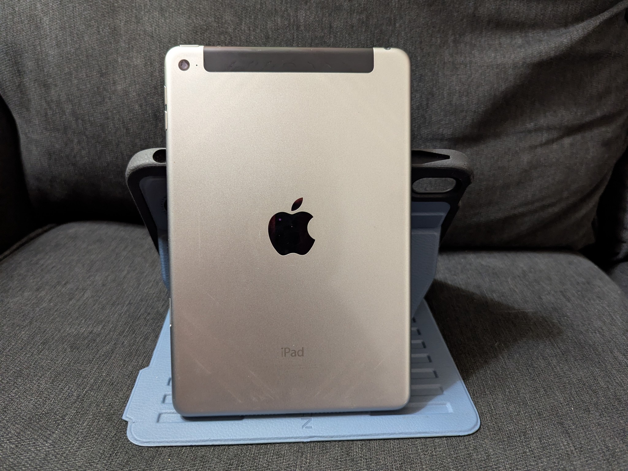 APPLE IPAD MINI 4 | 7.9" | 128GB | WI-FI | SPACE GRAY | Grade A