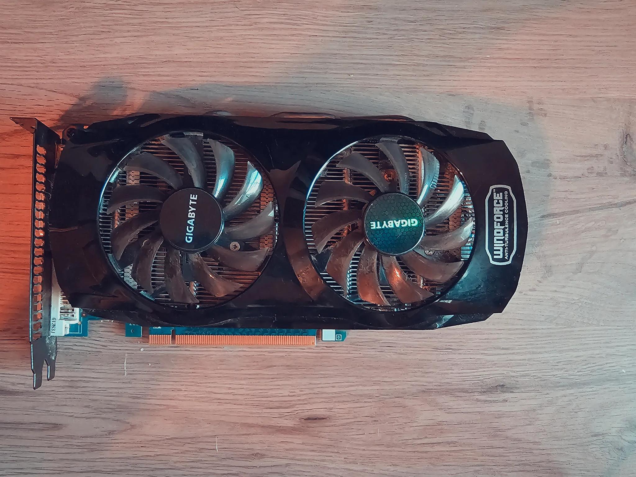GTX 560 OC Gigabyte Windforce