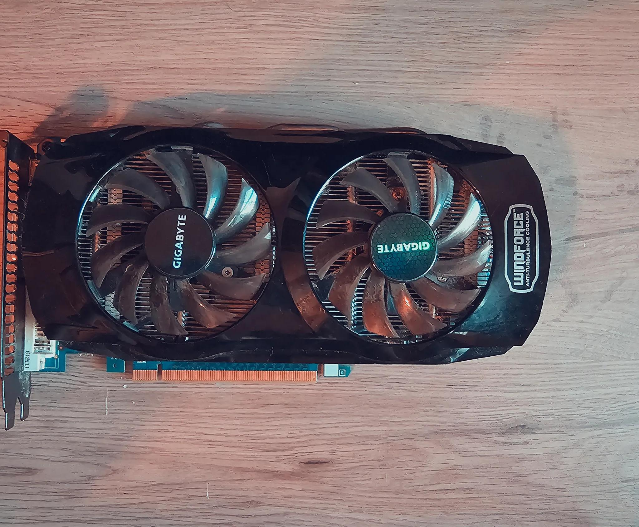 GTX 560 OC Gigabyte Windforce