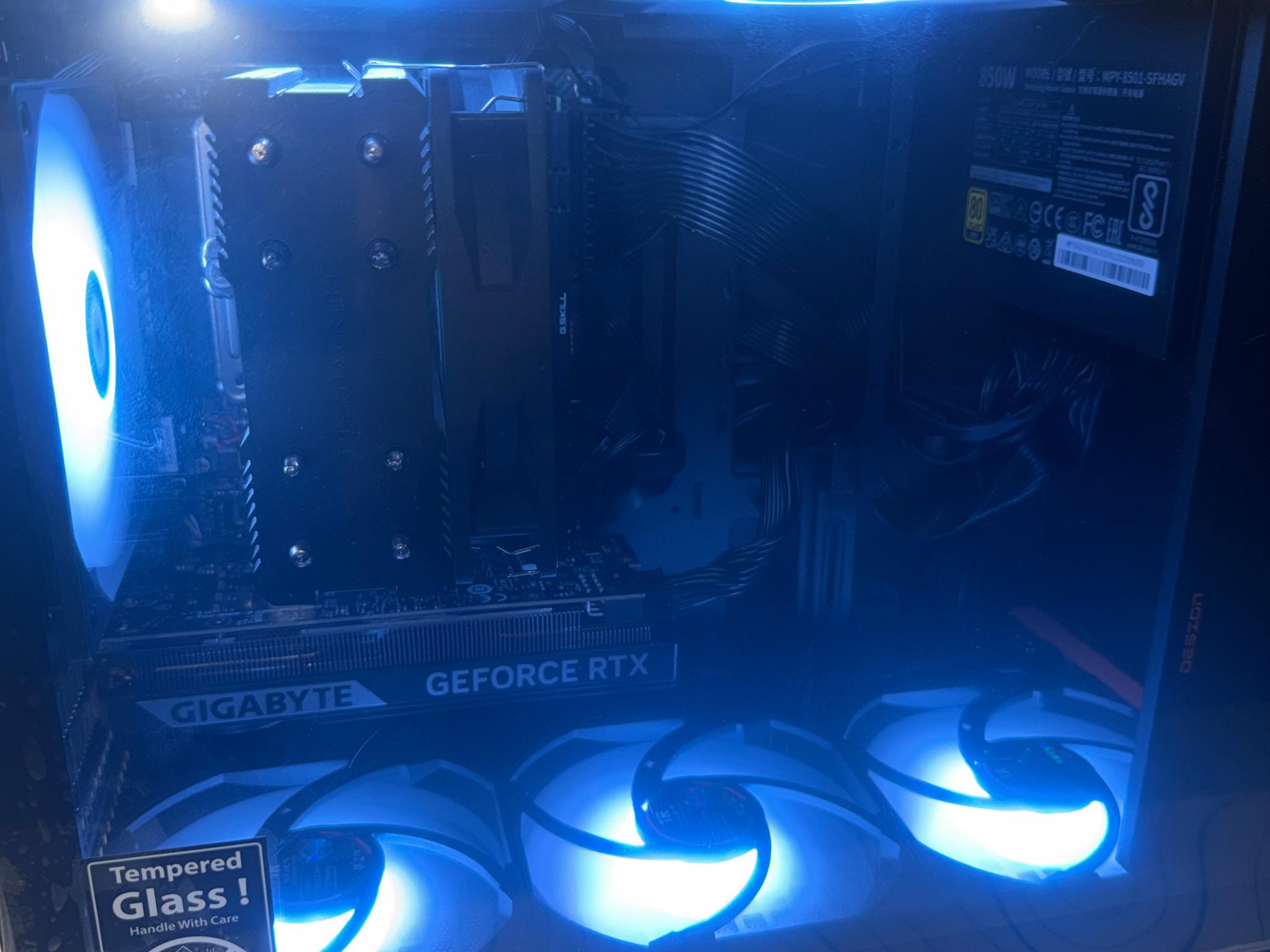 Ryzen 7600 / RTX 5060 / 32GB DDR5 / 2TB NVMe