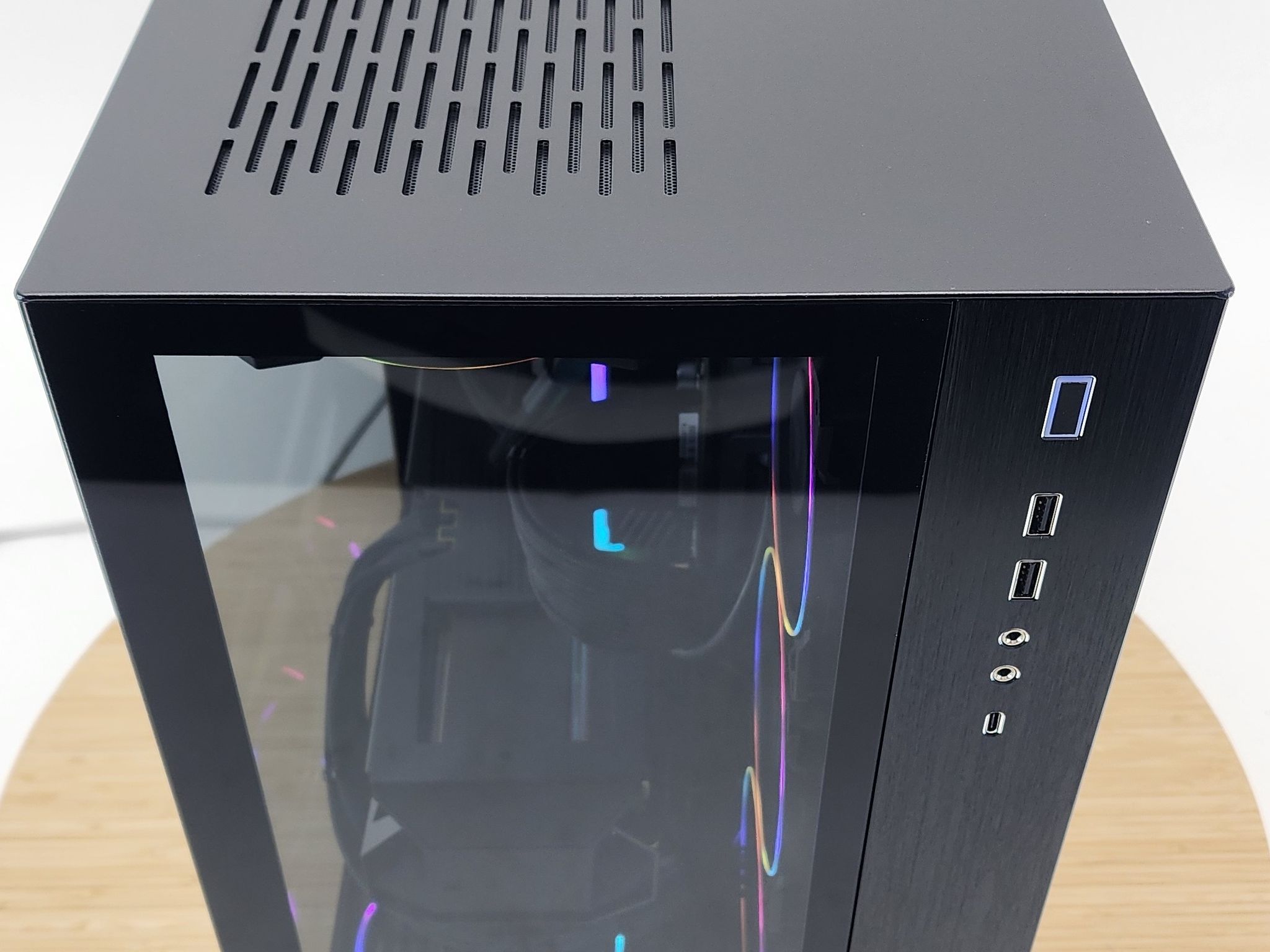 Gaming PC Ryzen 9 9900X 32GB RAM 4TB SSD RX 9070 XT 16GB Windows 11 Computer