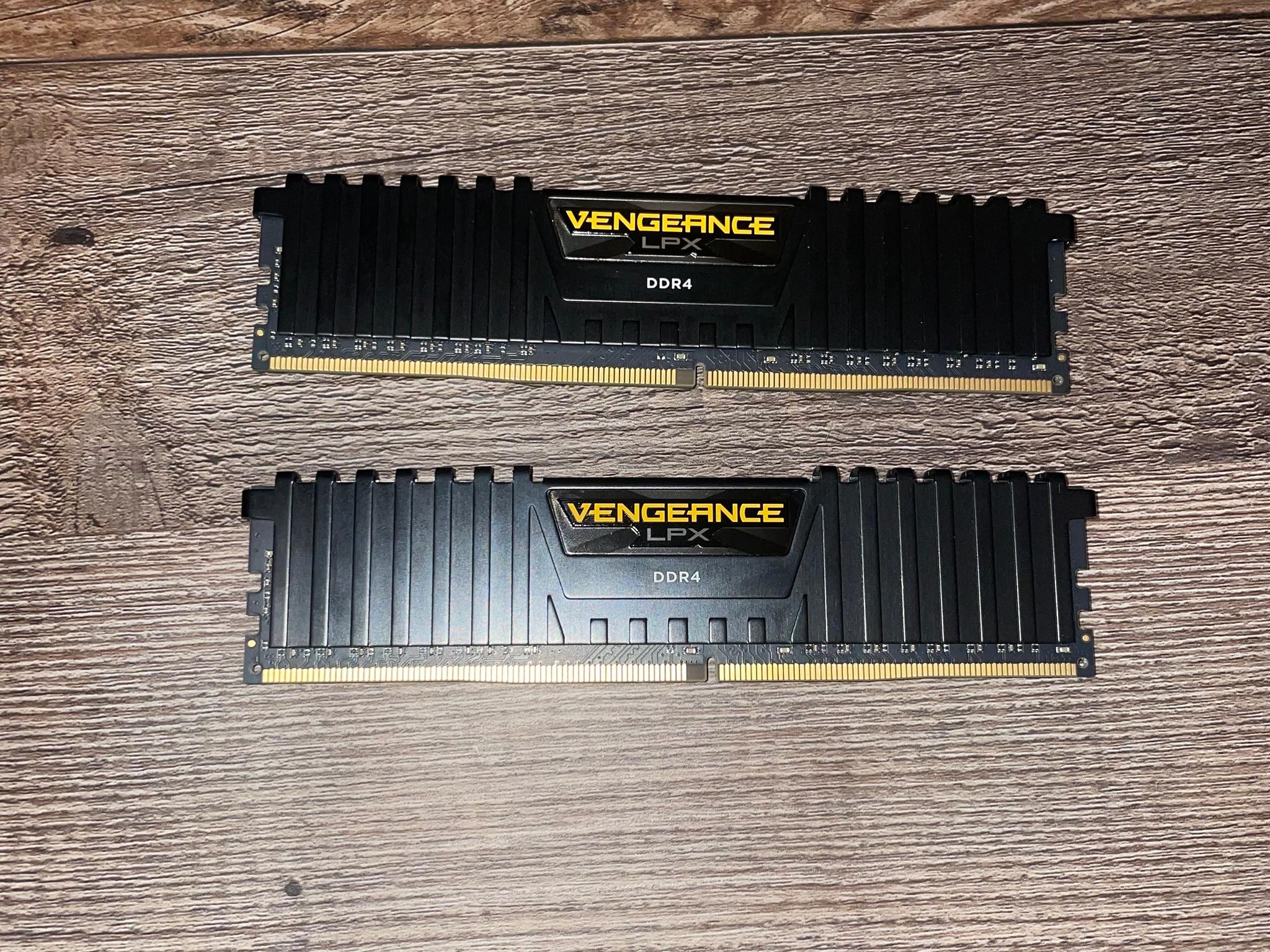 Black Corsair Vengeance DDR4 RAM