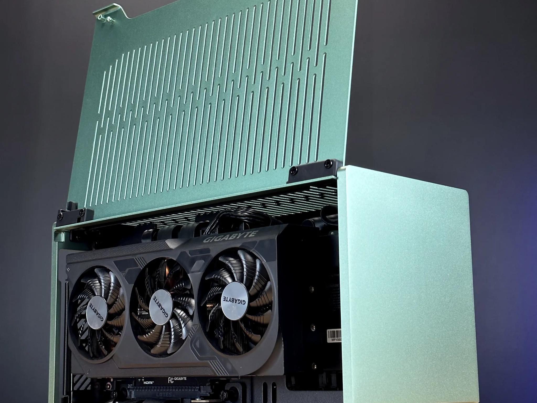 AES Terra ITX - Ryzen 9 7940HX - RTX 4070 Super Gaming/Productivity PC