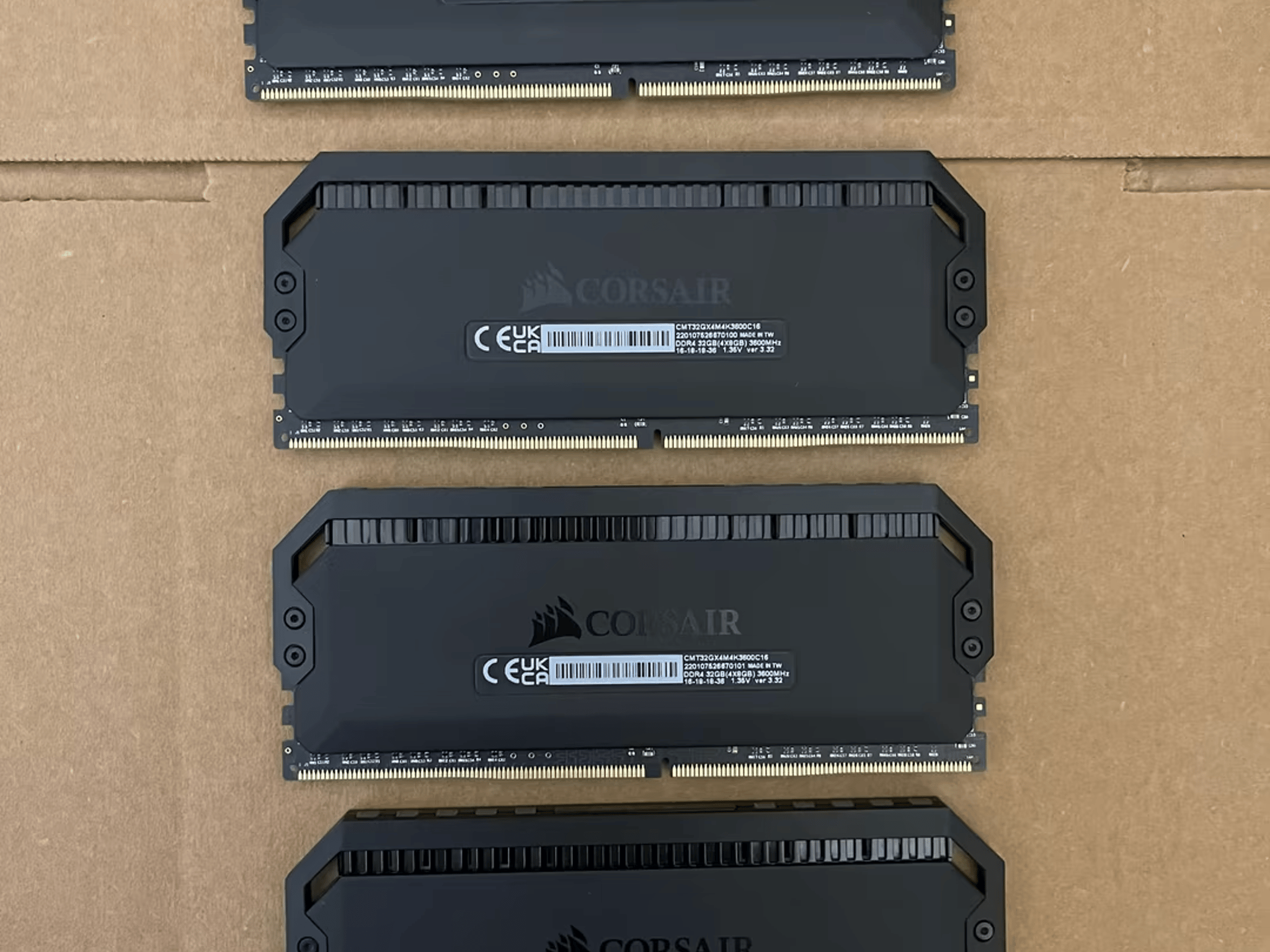 Corsair Dominator Platinum RGB 32GB (4 x 8GB) DDR4 3600MHz CL16