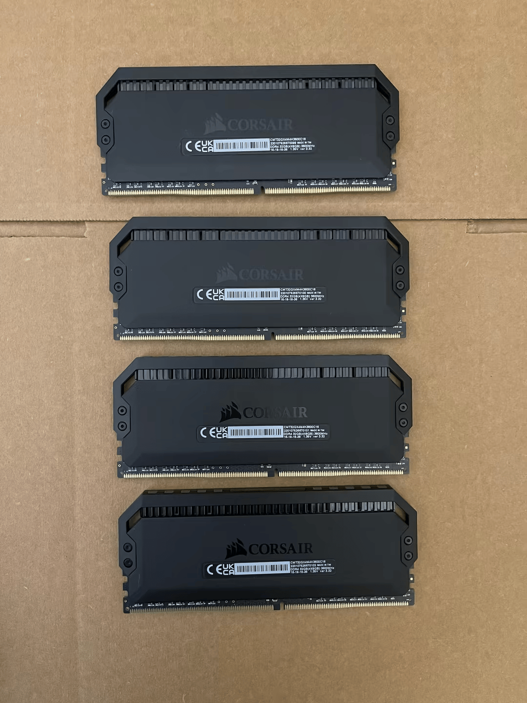 Corsair Dominator Platinum RGB 32GB (4 x 8GB) DDR4 3600MHz CL16