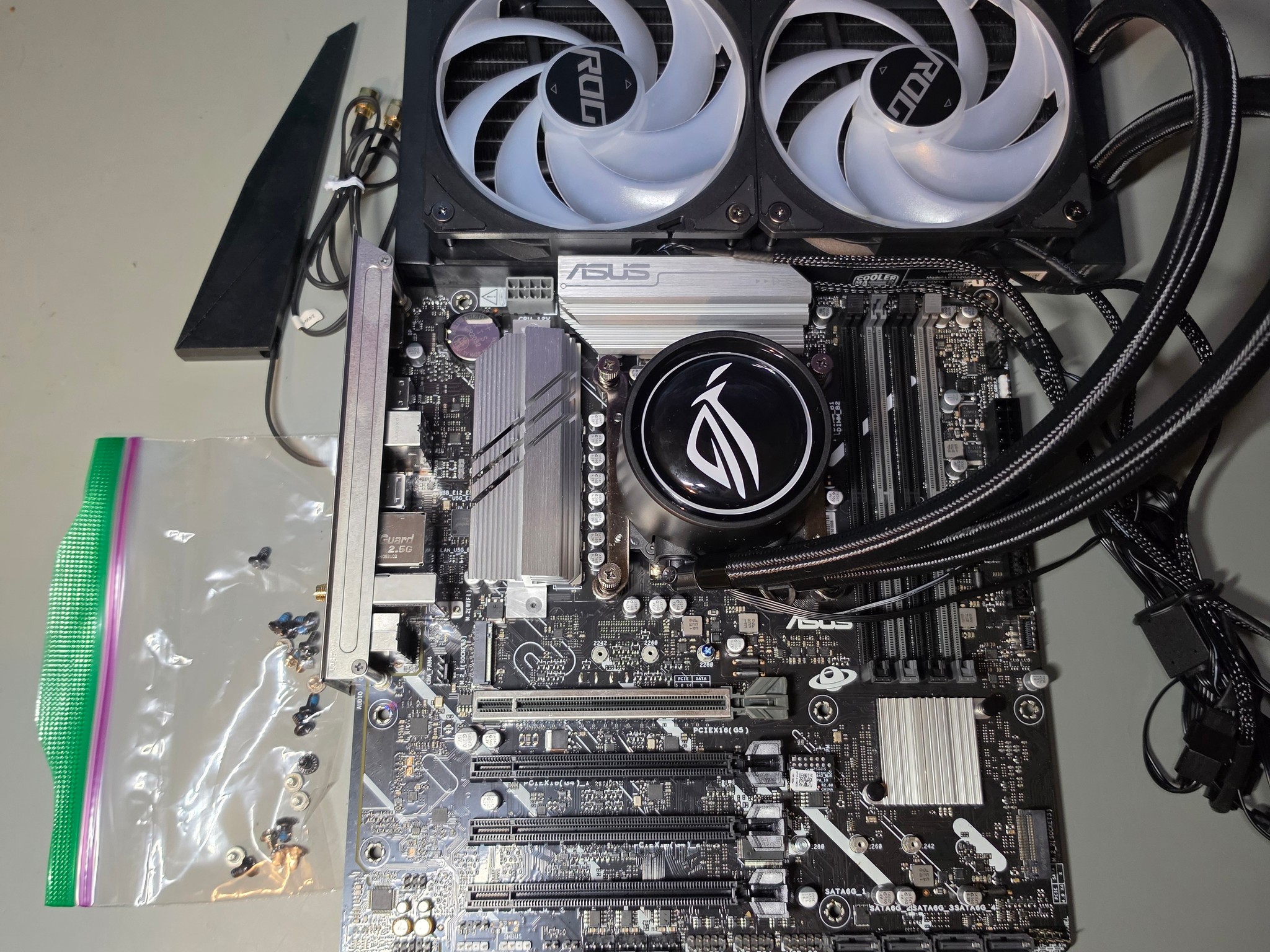 Intel Core Ultra 265f + ASUS B860M MAX GAMING AX + 240MM AIO