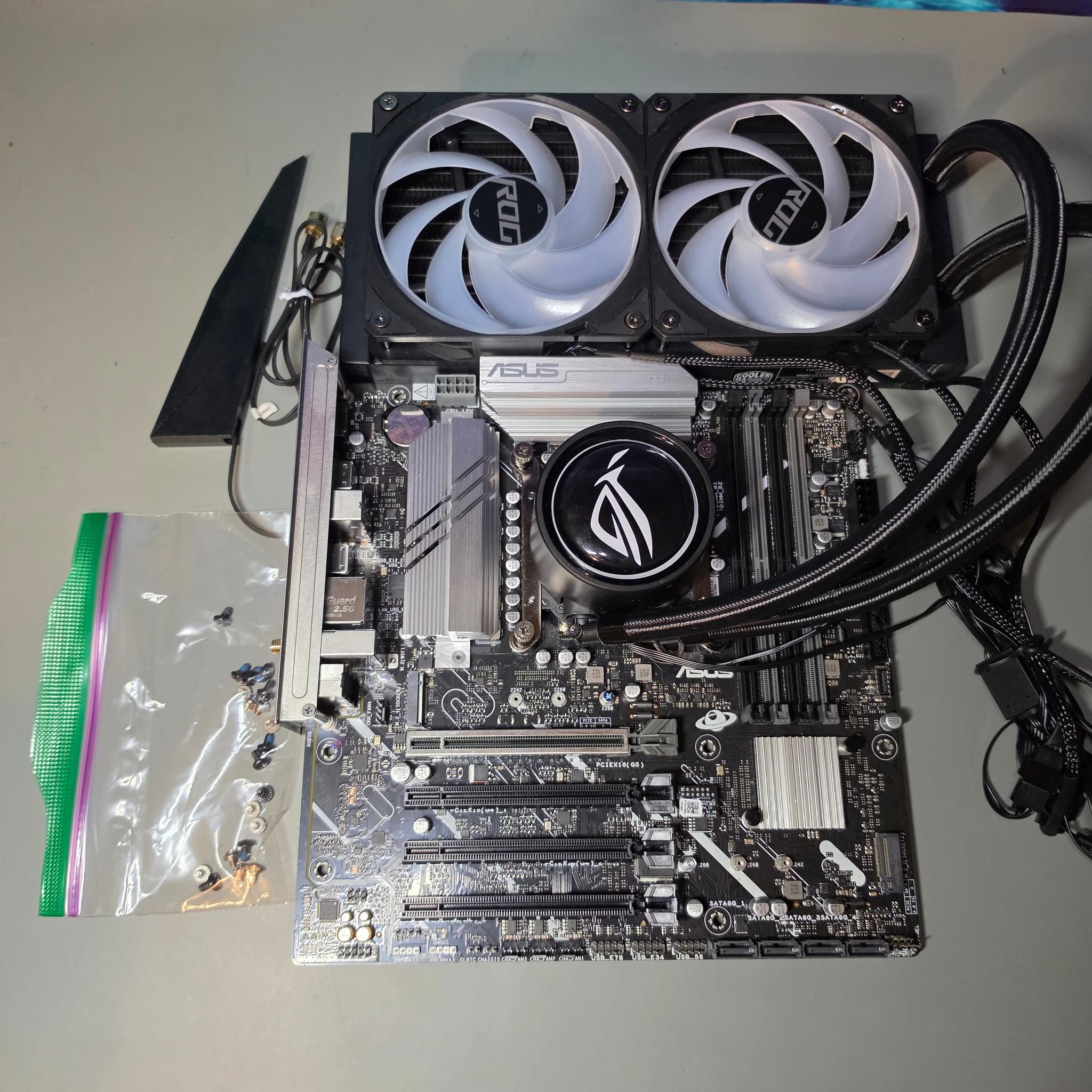 Intel Core Ultra 265f + ASUS B860M MAX GAMING AX + 240MM AIO