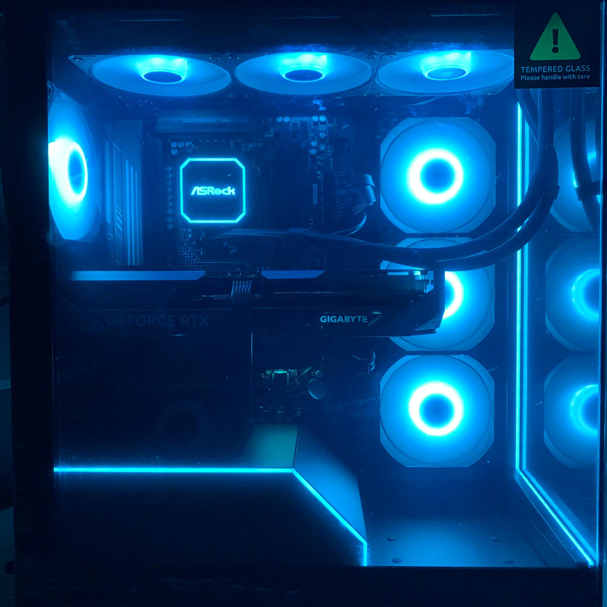 1440p Ultra | 32GB DDR5 @6400 MT/s | R7 7800x3D | RTX 5070 12GB | 1 TB SSD | 850W