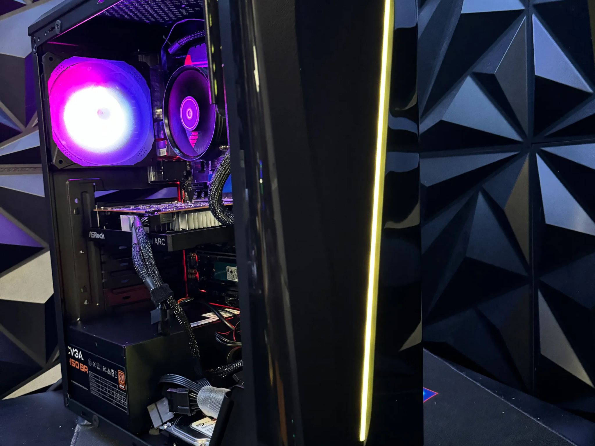𖥔Black Budget Bomber𖥔 i5 6500|Intel Arc 380 | 16 GB DDR4 𖥔 Tusker Build 6580
