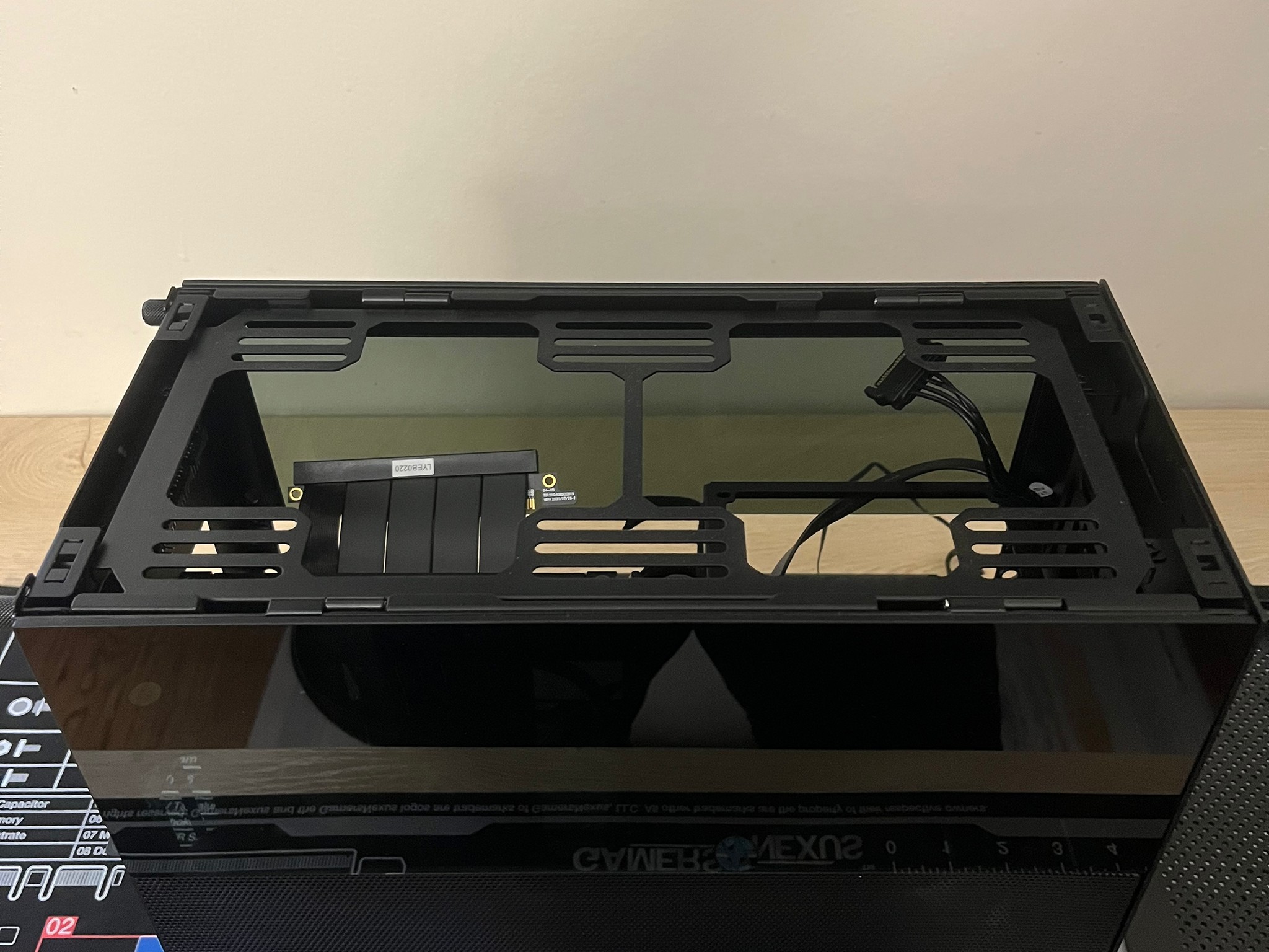 Lian Li Q58 (PCIE 4.0) ITX Case w/ +80 Gold 650w SFX PSU