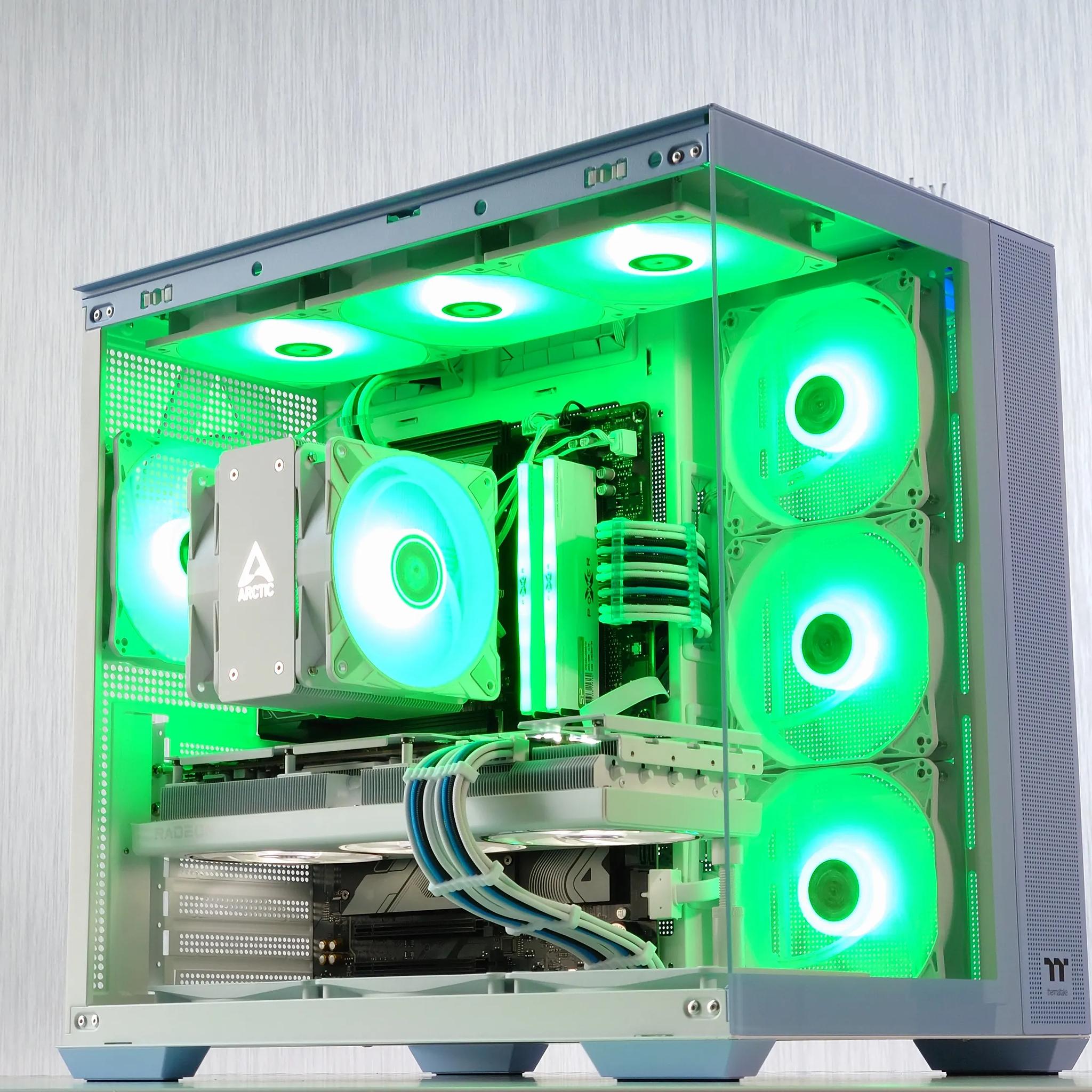 🌬️🥶Iceberg Gaming PC🧊AMD RX 7900 XT 16GB❄️AMD Ryzen 7 8700F❄️32GB DDR5❄️ 1TB Nvme