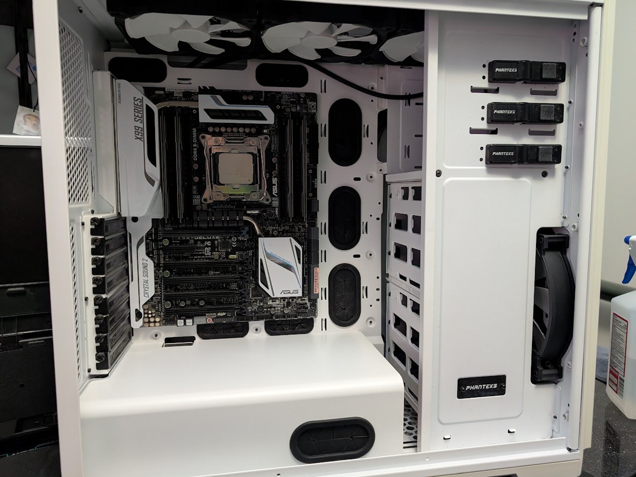 Phanteks Enthoo Luxe with X99 Mobo, 5820k, 16GB DDR4