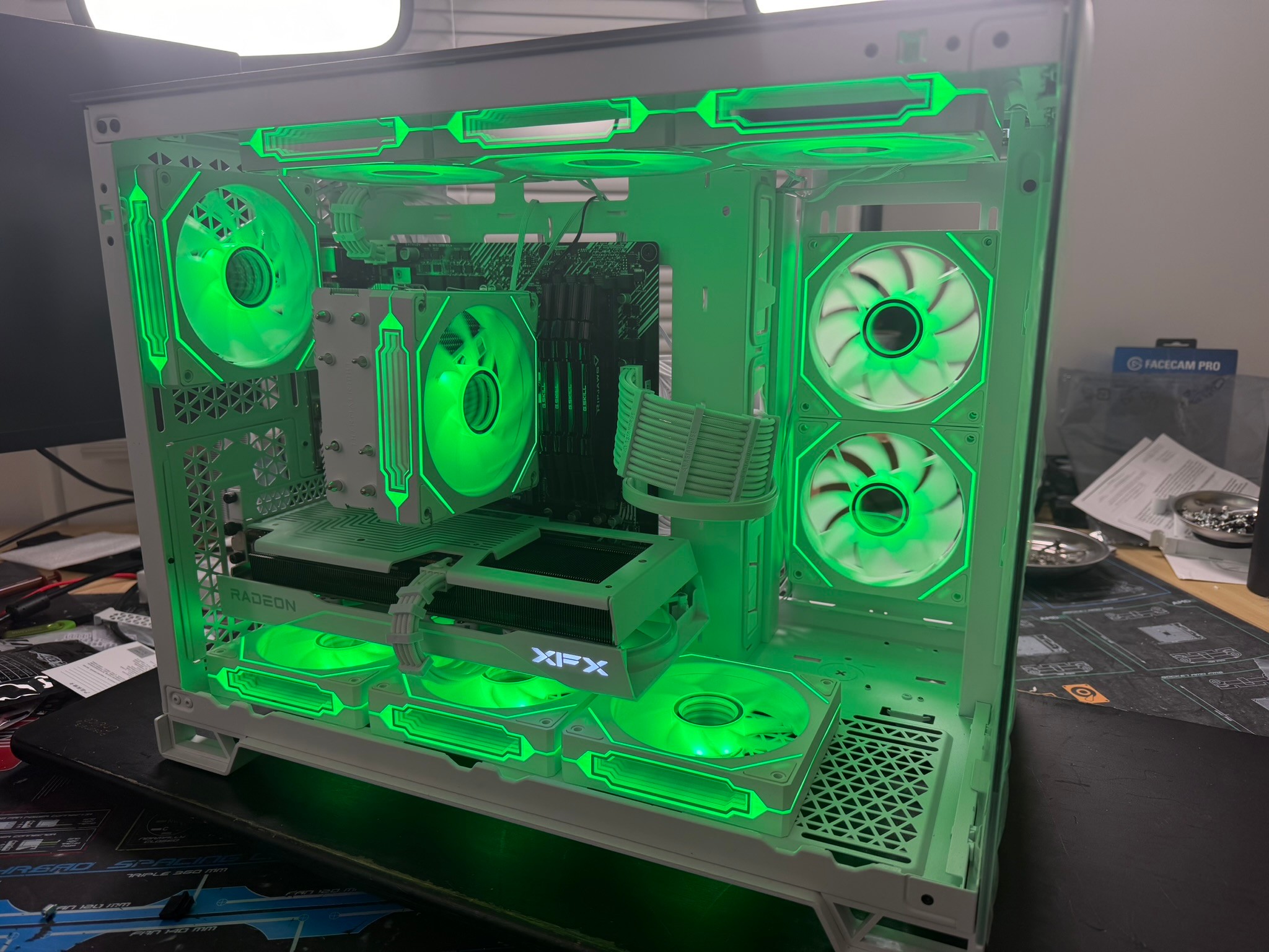 White Gaming PC | 5 5600X | 9060XT 16gb | 32GB RAM | Windows 11