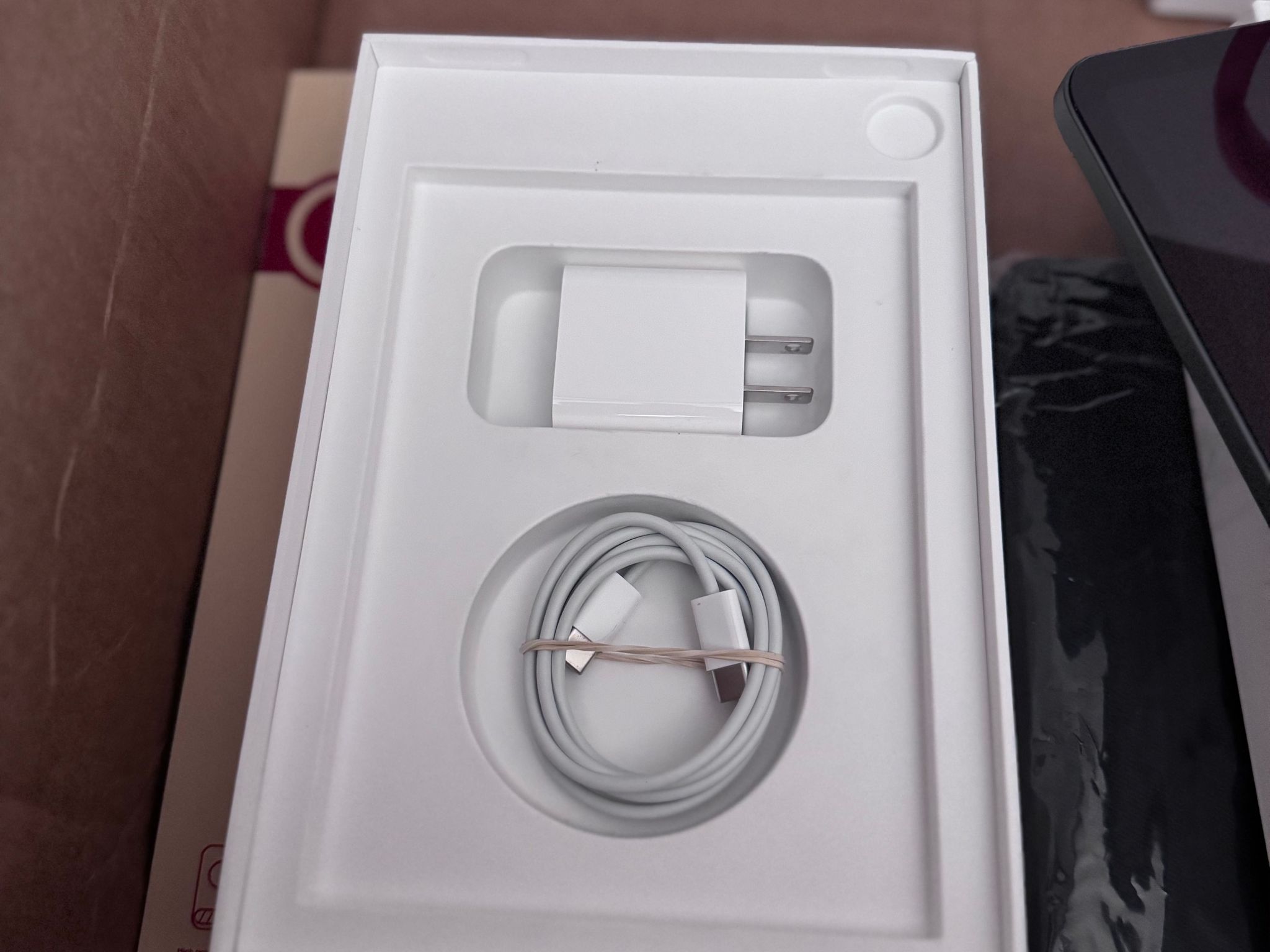 Apple Bundle – IPad Mini 6 64GB1 Wi‑Fi + Apple Pencil 2 + AirPods Max Pink/Coral