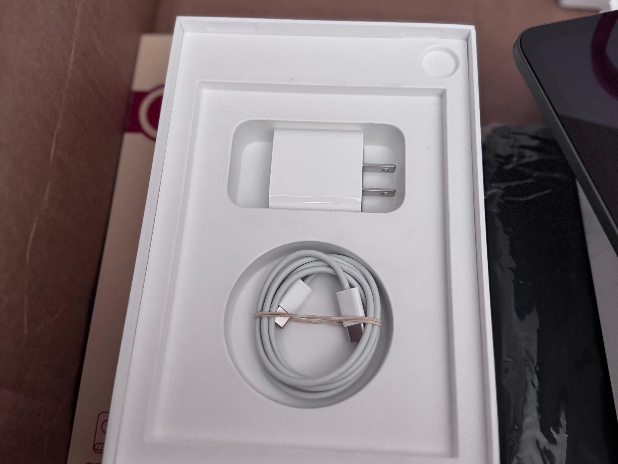Apple Bundle – IPad Mini 6 64GB1 Wi‑Fi + Apple Pencil 2 + AirPods Max Pink/Coral