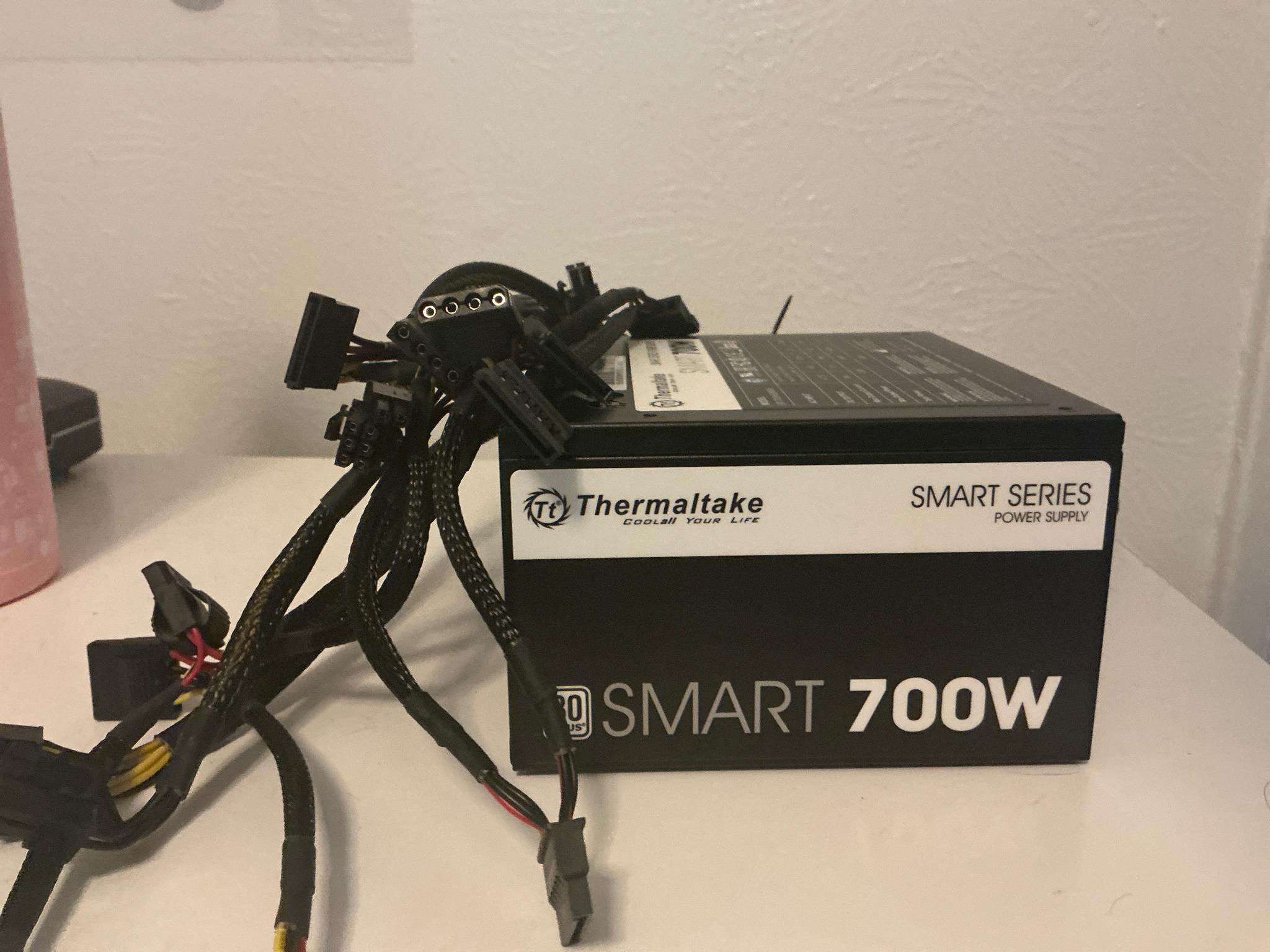 Thermal take smart series power supply 700 W