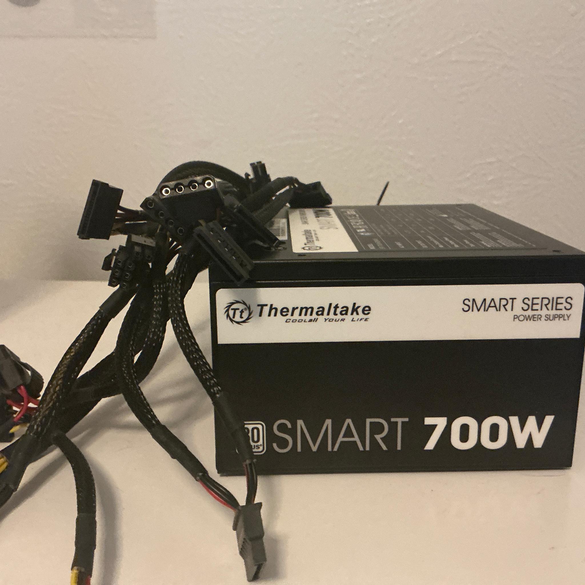 Thermal take smart series power supply 700 W