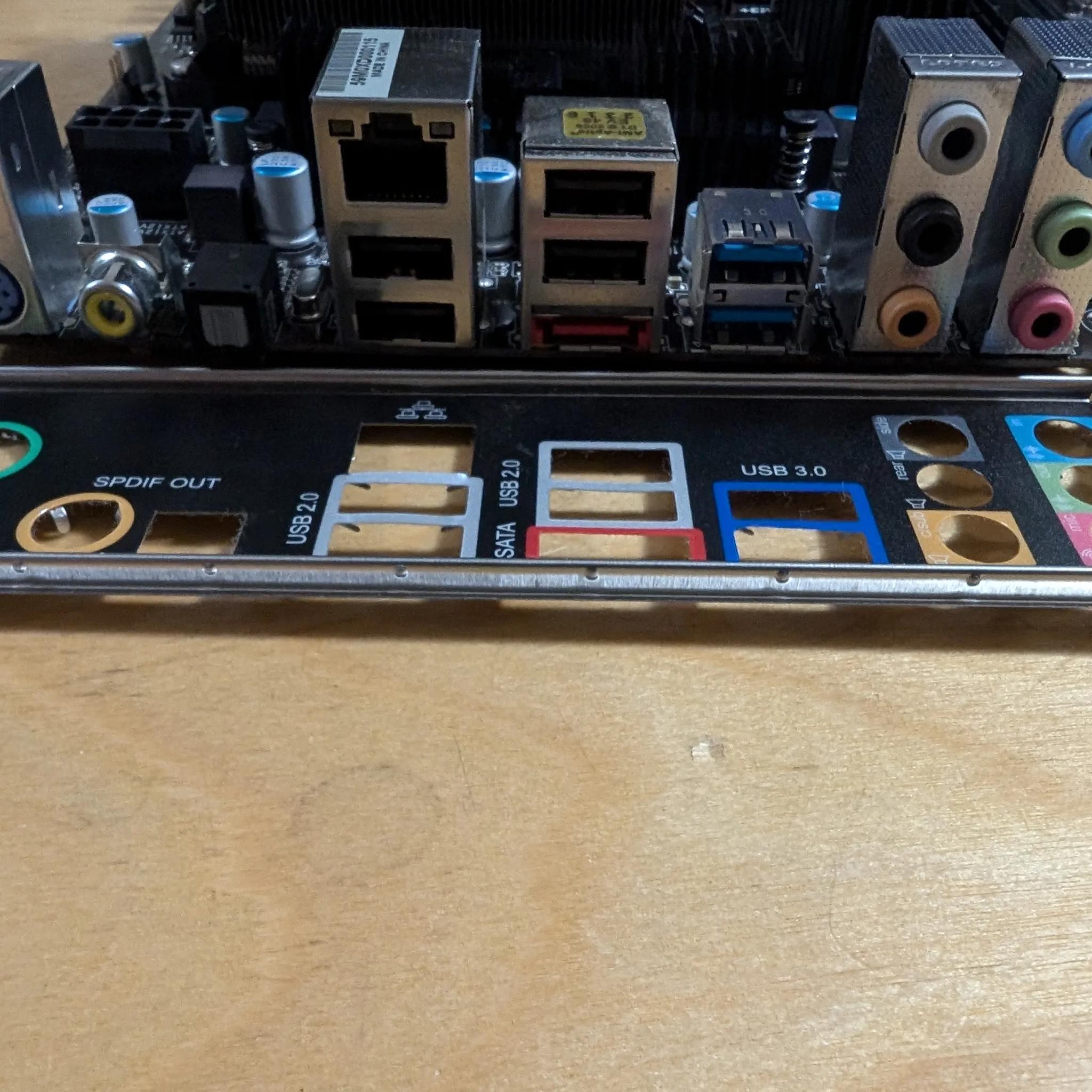 AMD FX 4350 / AsRock 970 Extreme3 / 8GB DDR3