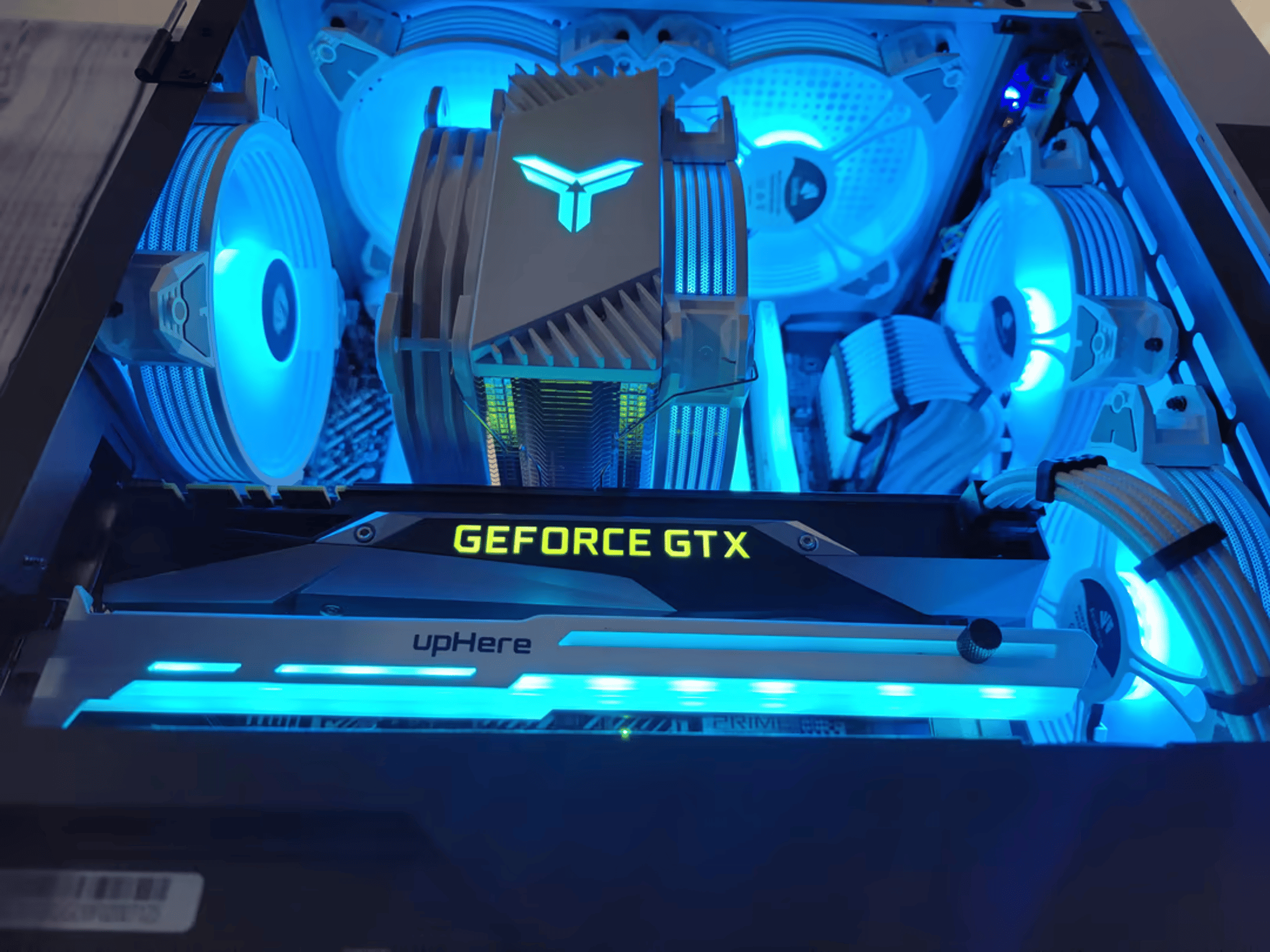 Off-White : Custom Gaming PC (i3-10100F, 16gb ddr4, GTX 1080, 256GB NVME SSD, 2TB HDD)