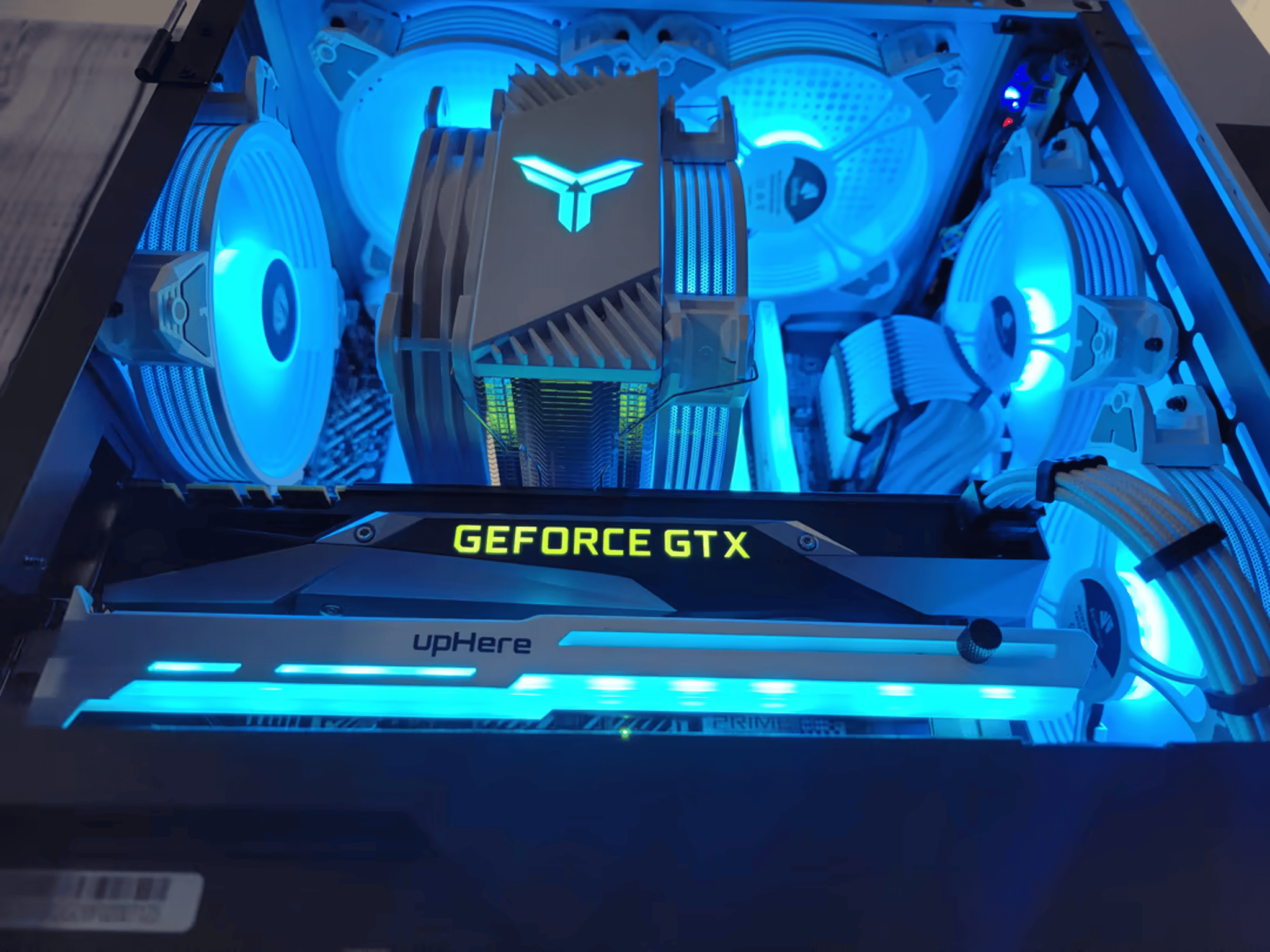 Off-White : Custom Gaming PC (i3-10100F, 16gb ddr4, GTX 1080, 256GB NVME SSD, 2TB HDD)