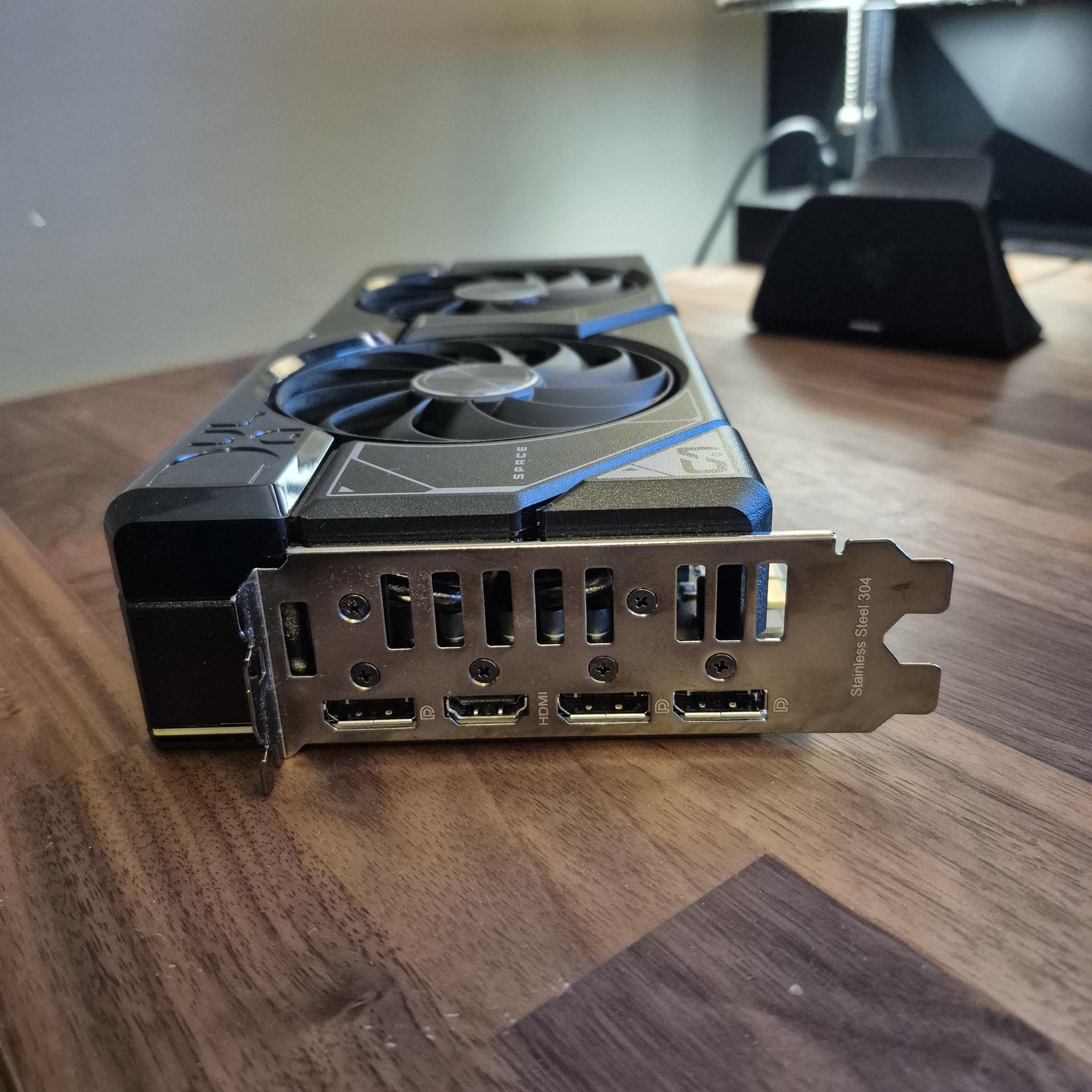RTX 4070 ASUS