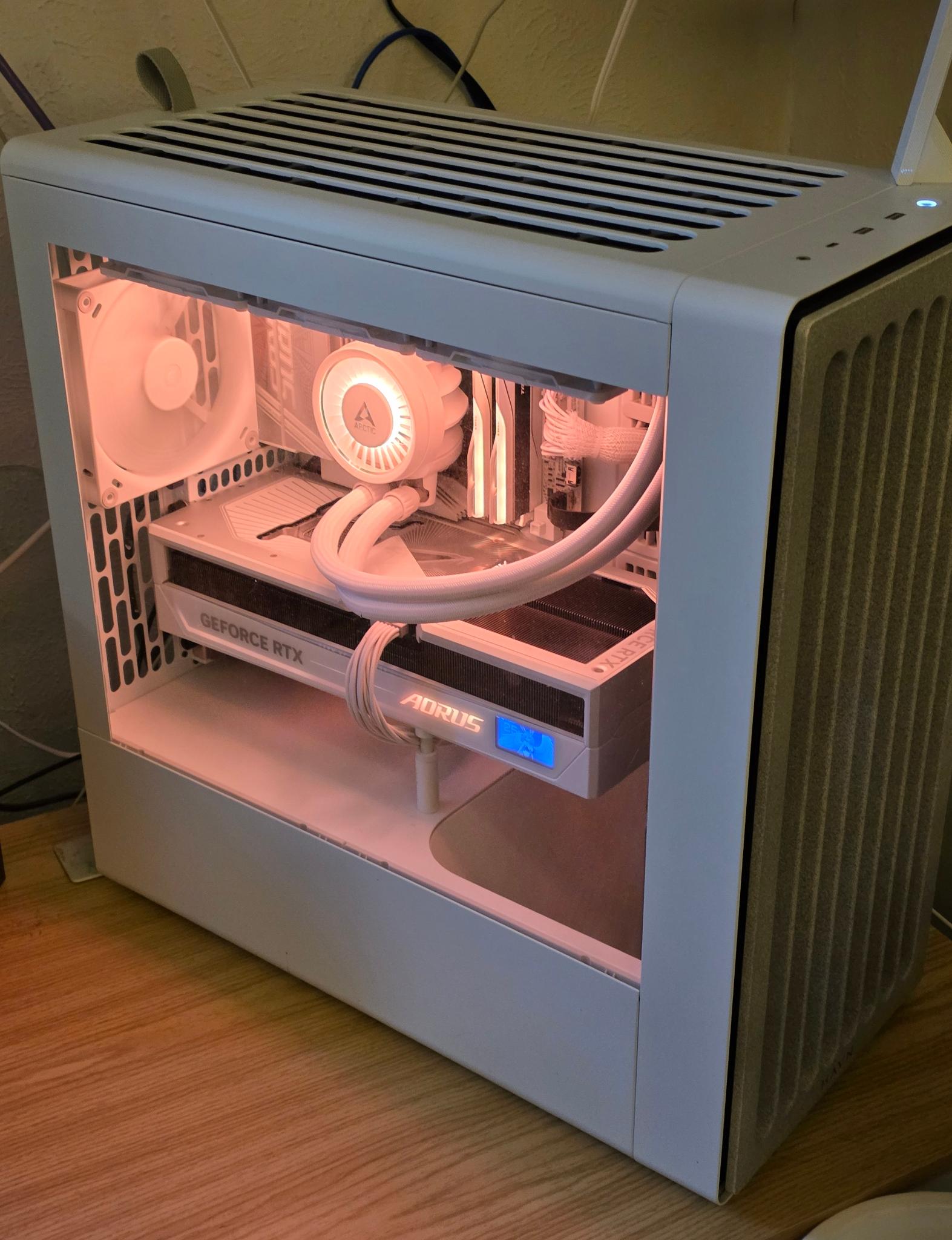 GIGABYTE AORUS GeForce RTX 5090 MASTER ICE 32G