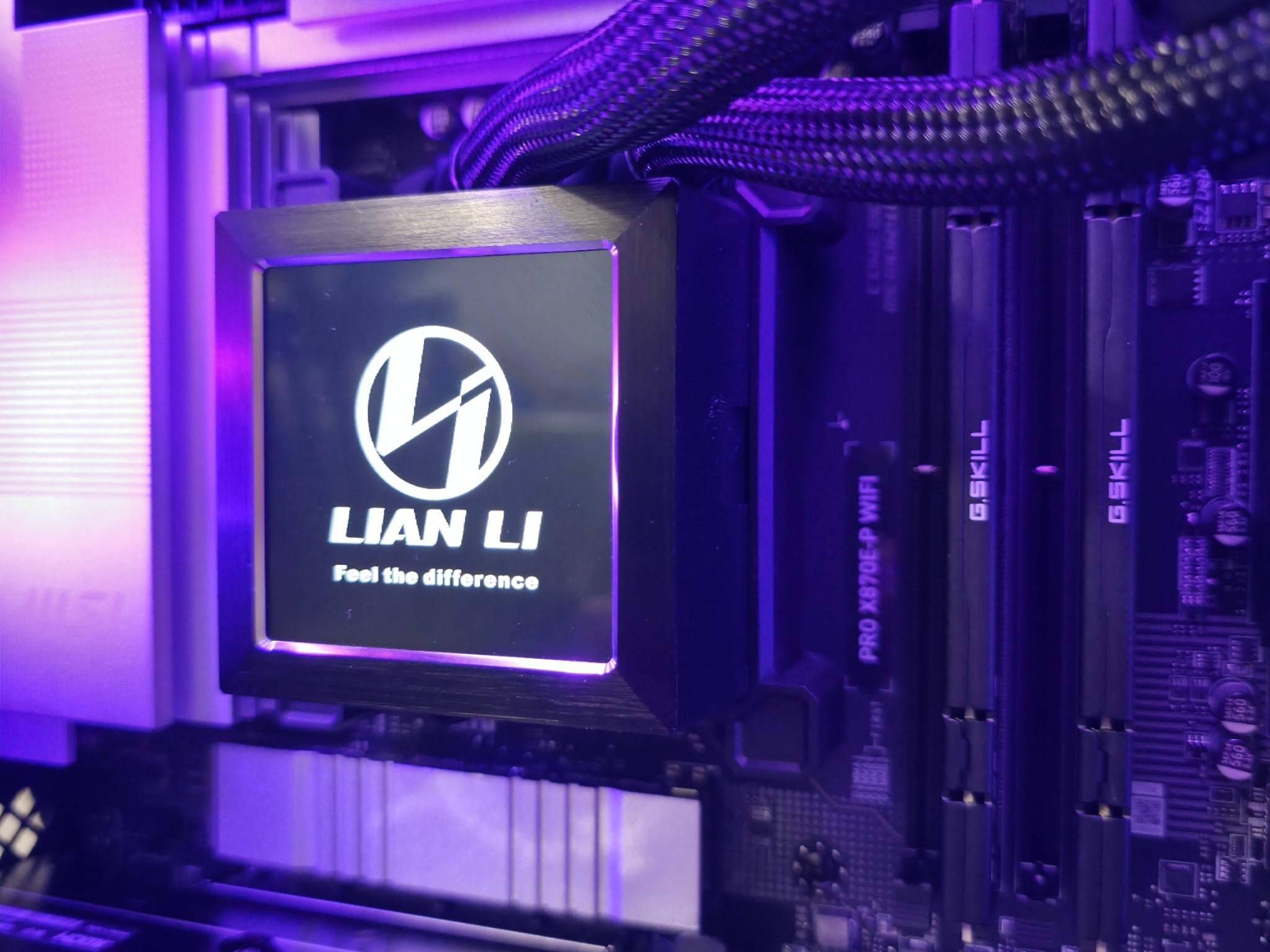 Midnight Hydra | RX 9070XT | Ryzen 5 7600X3D | 32 GB | 2TB SSD | 850W Gold PSU