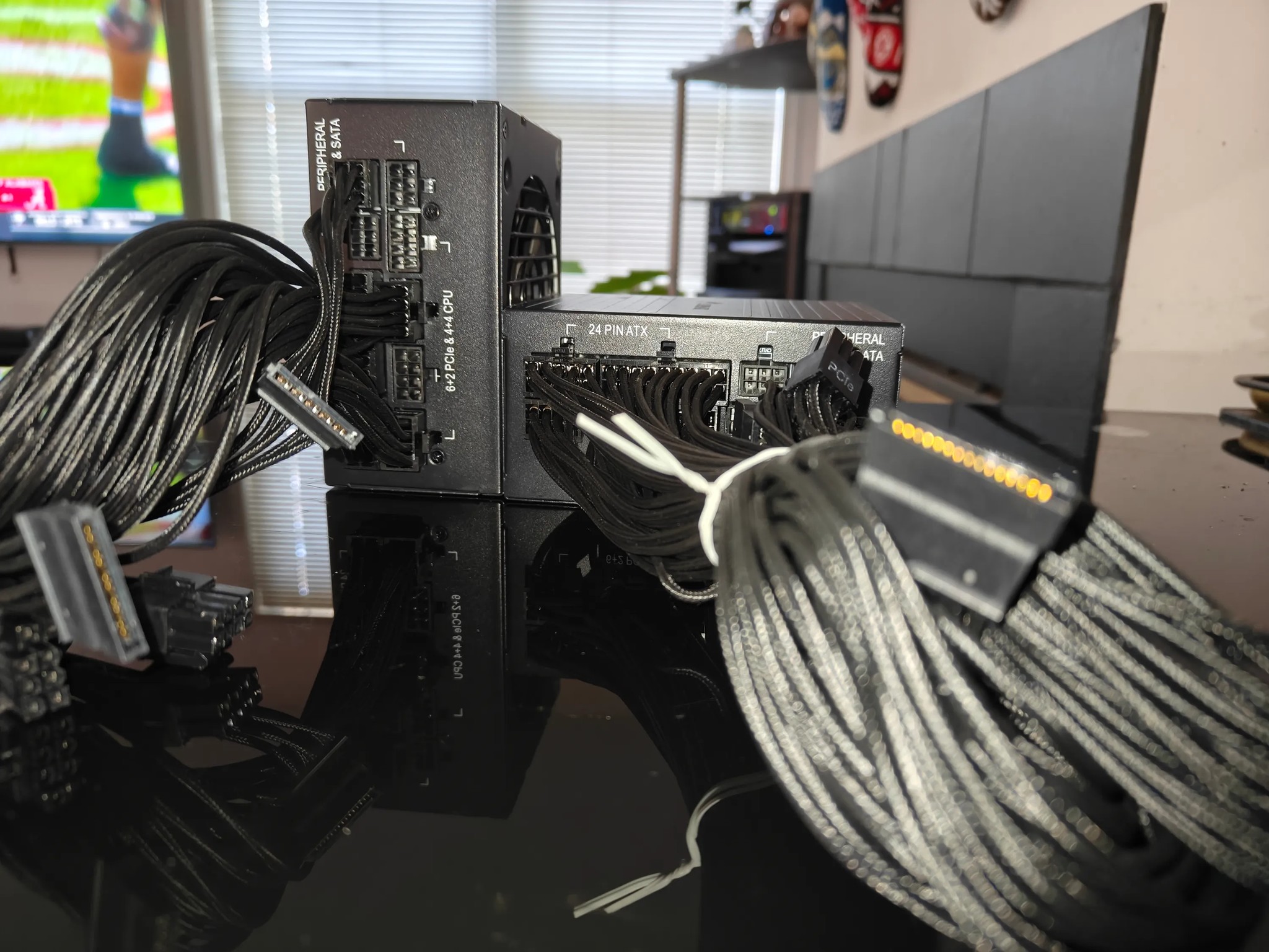 Corsair SF750 SFX 80 PLUS PLATINUM POWER SUPPLY