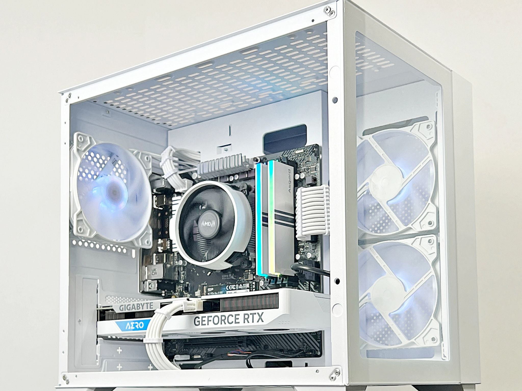 Ryzen 5 RTX 4060 16GB RAM 1TB M.2 Gaming PC