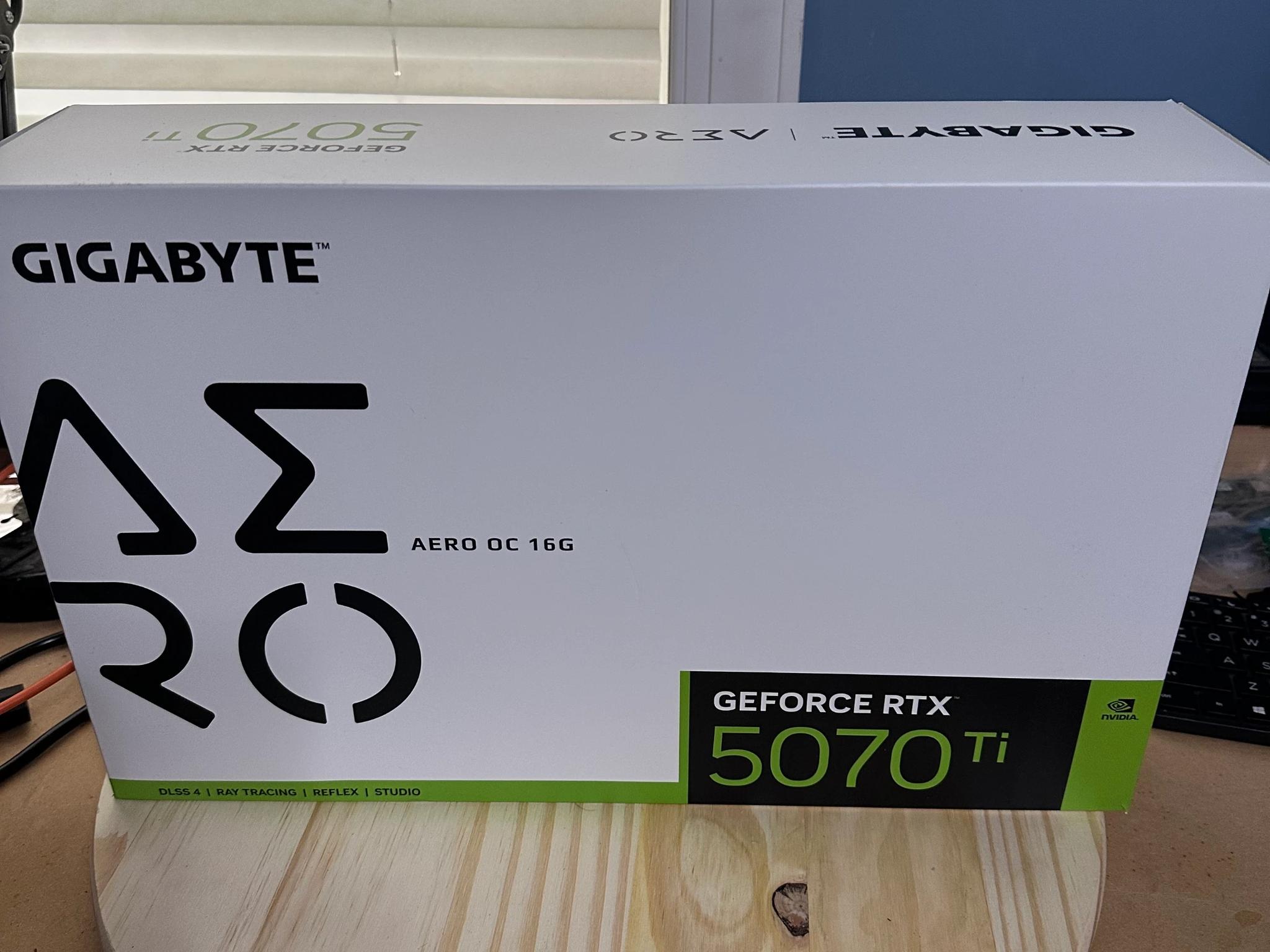 GIGABYTE - NVIDIA GeForce RTX 5070 Ti AERO OC 16G GDDR7 PCI Express 5.0 - White