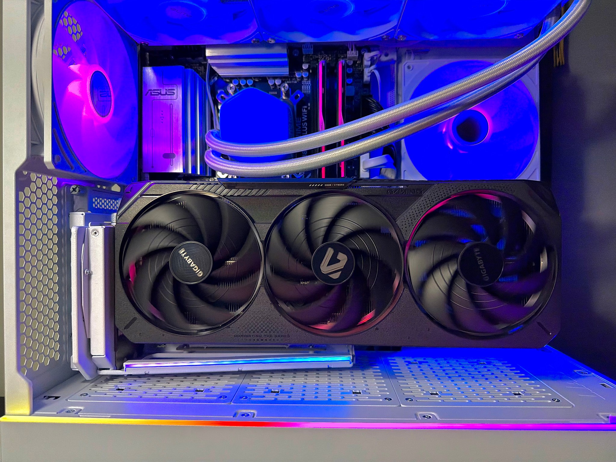 RTX 5080 | Ryzen 7 9800X3D | 64GB DDR5 | 2TB Gen5 | 1000w Gold Power Supply | White Gaming PC