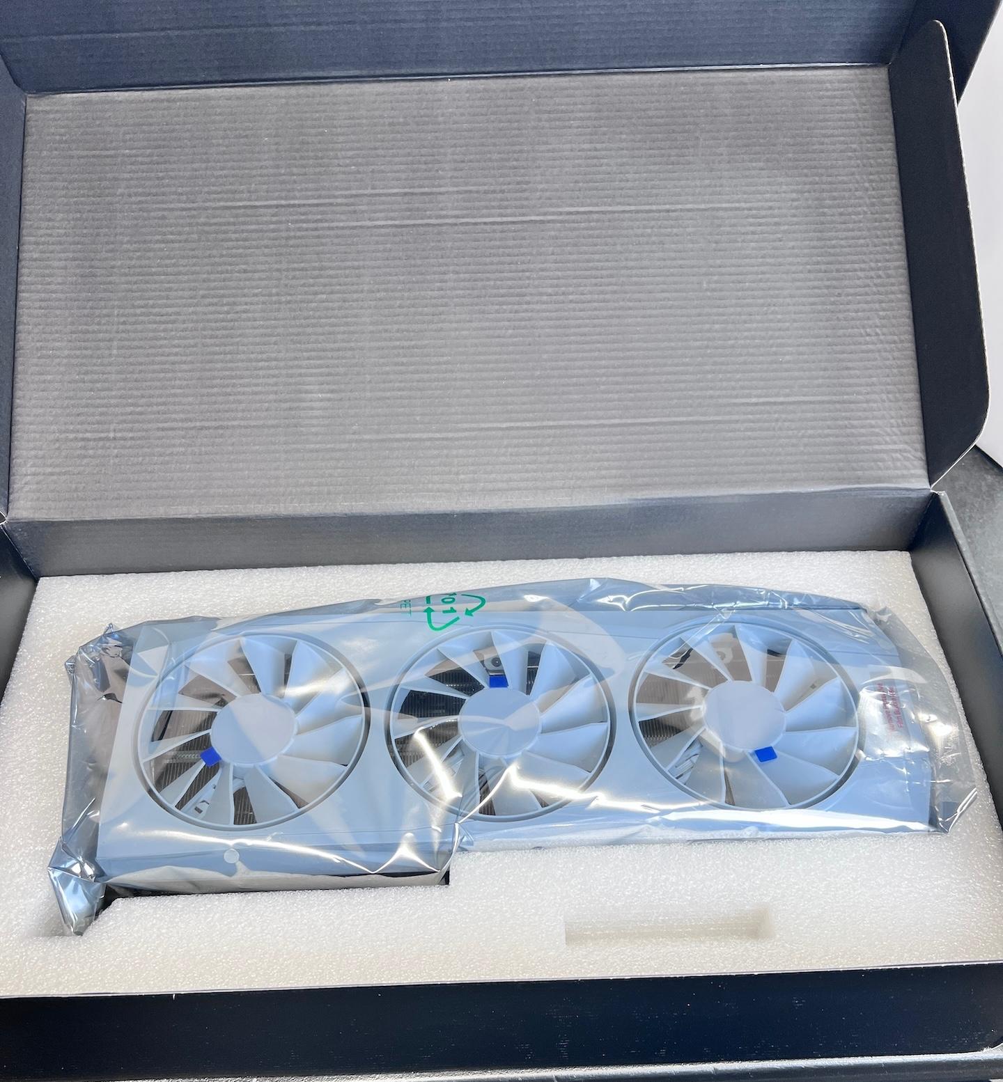XFX Quicksilver RX 9070 XT White Pro Gaming Edition