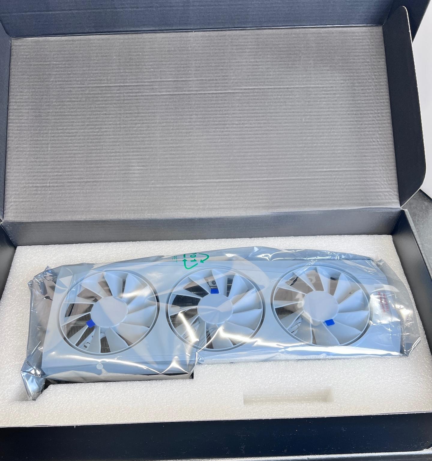 XFX Quicksilver RX 9070 XT White Pro Gaming Edition
