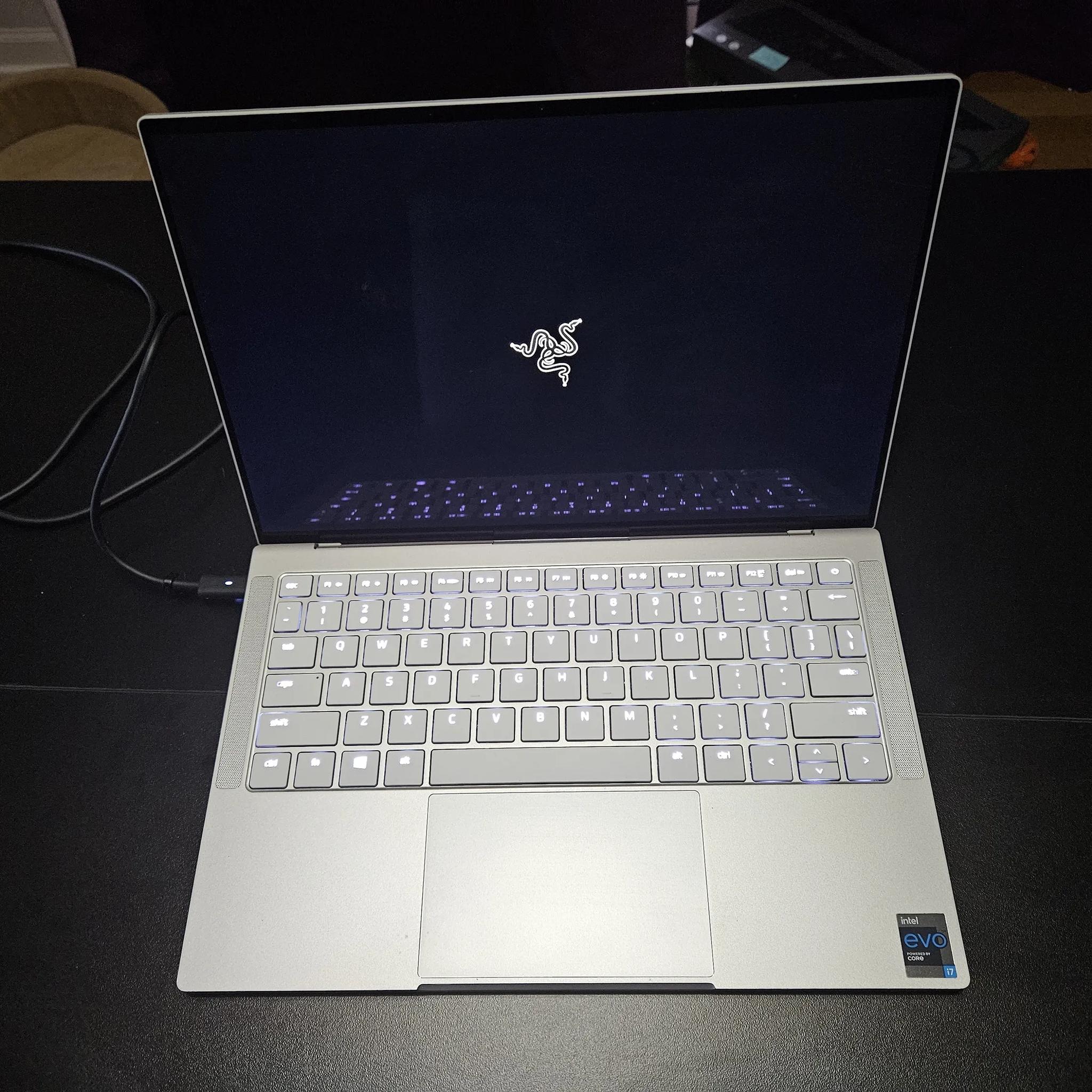 Razer Book 13 UHD+ Touch, Core i7, 16GB RAM, 512GB SSD