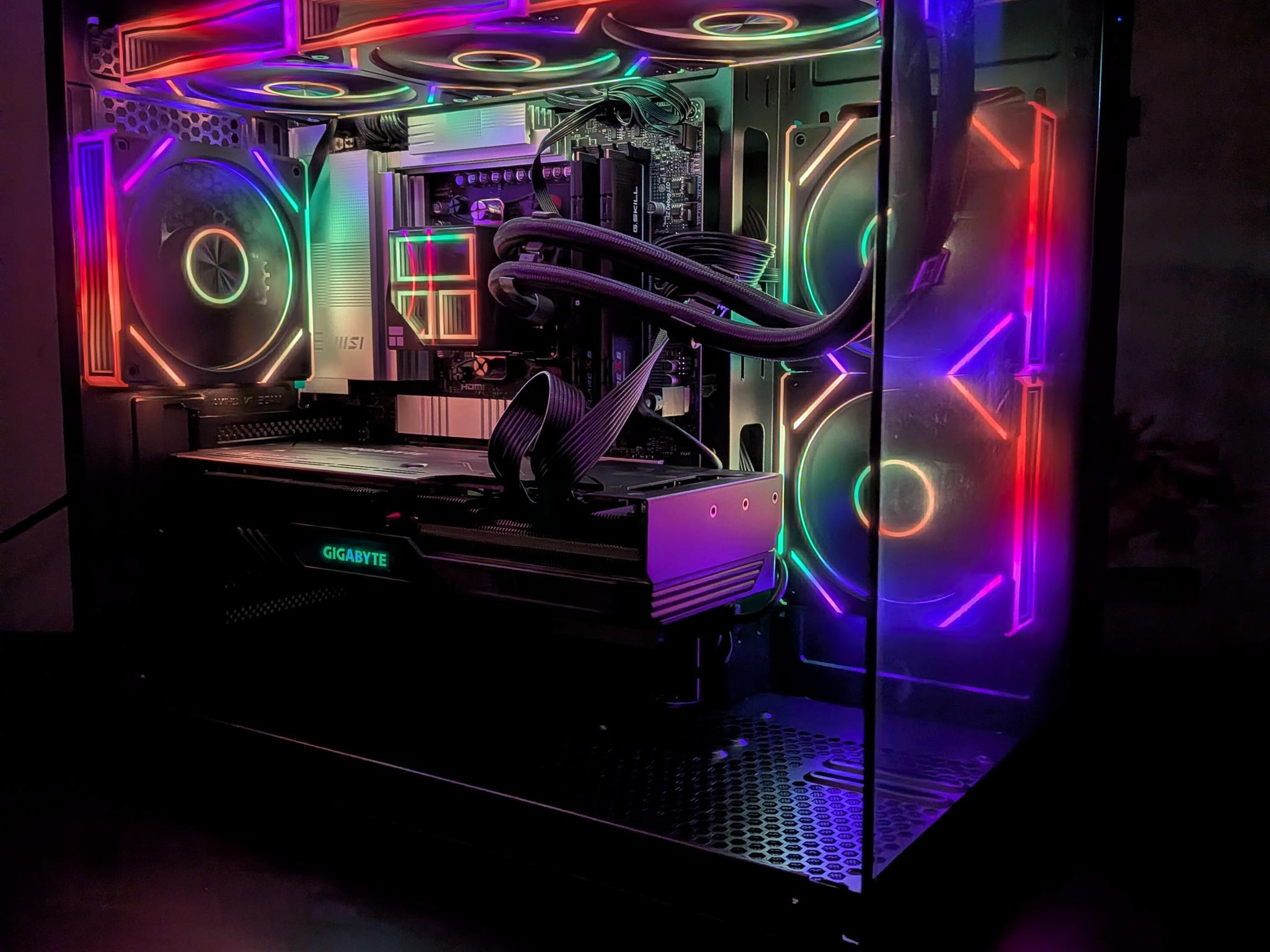 Ryzen 7 7700X | RX 7800 XT |  32 GB DDR5 | 1 TB | 650W