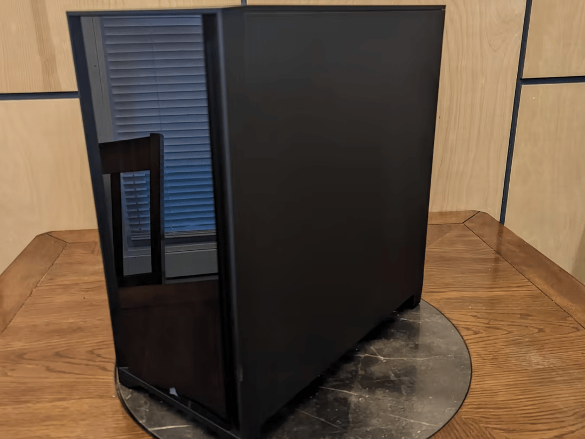 Open Box Corsair 4000X RGB Smart Case - light damage