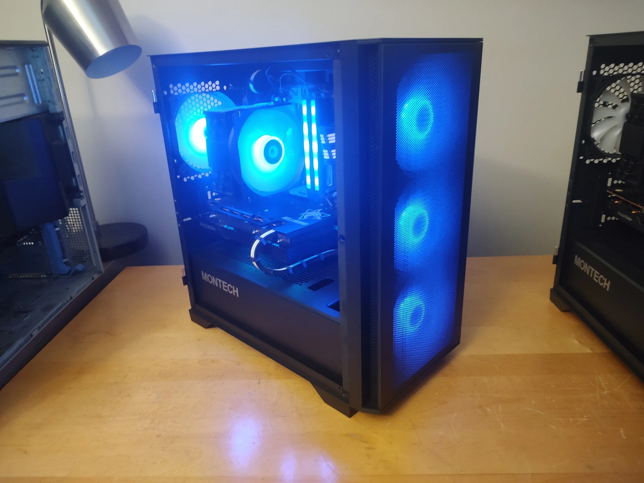 Gaming PC - Ryzen 5500, RX 6600 XT, 32GB RAM, 1TB SSD, WIFI + Bluetooth